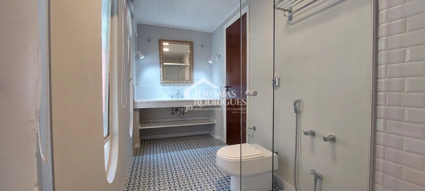 Casa com 3 dormitórios no Bairro Capivari - Campos do Jordão/SP