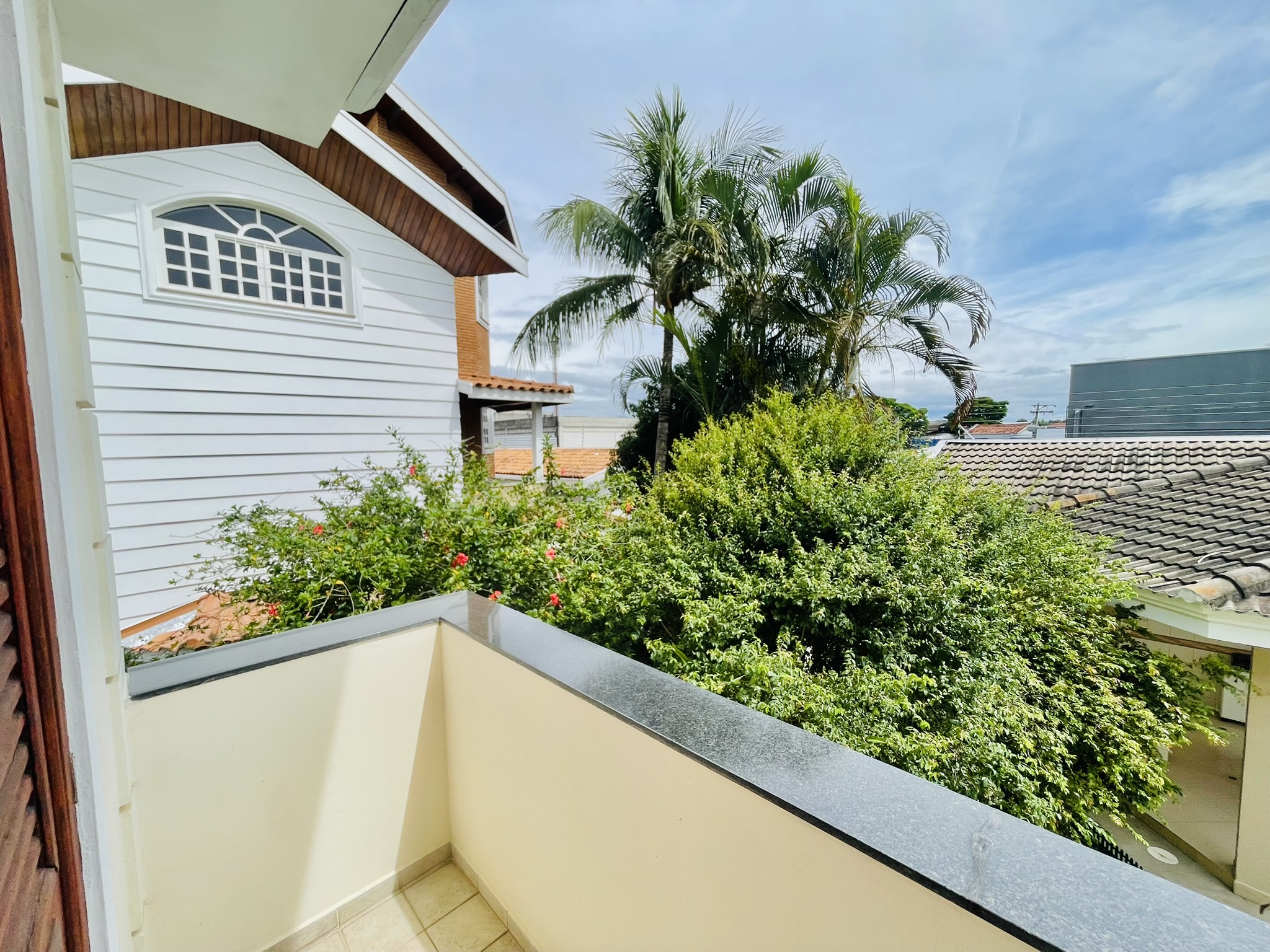 Casa para venda e locação com 4 dormitórios no Condomínio Taubaté Village em Taubaté/SP