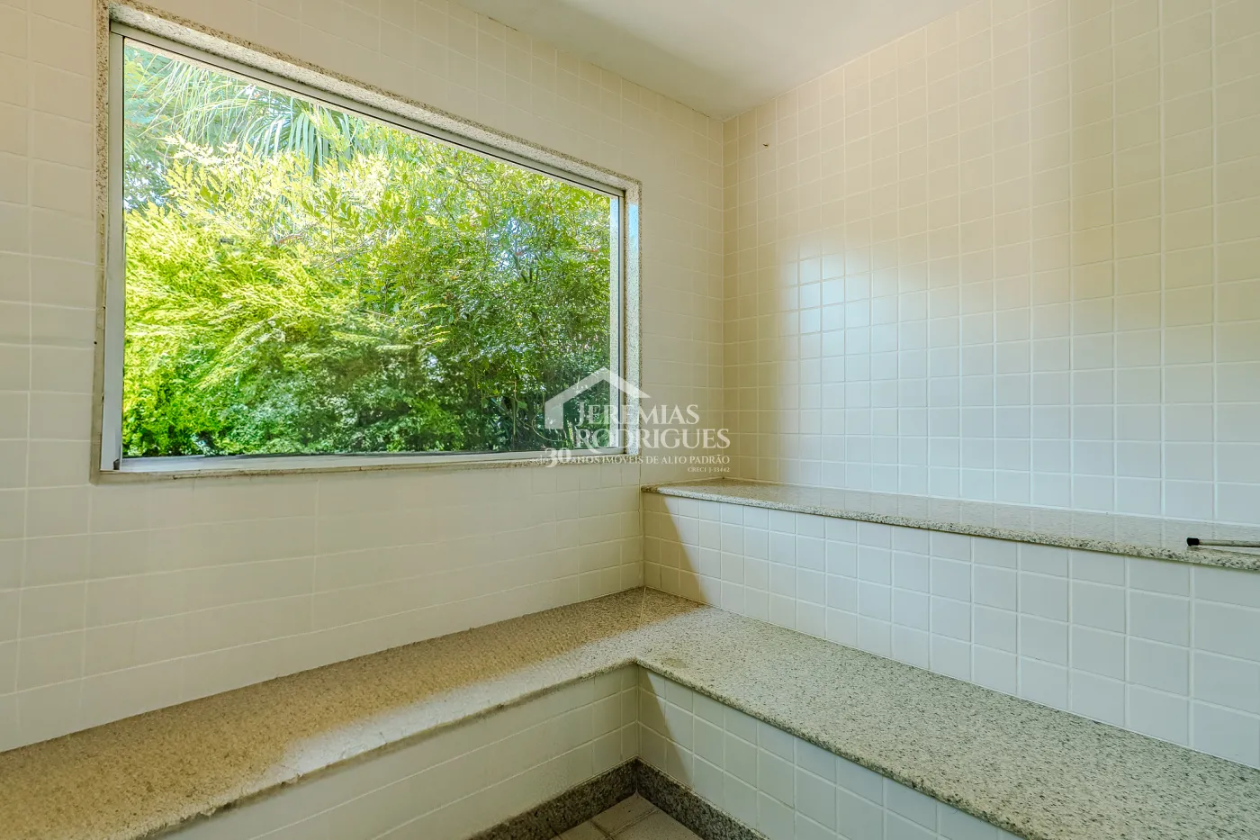 Fazenda à venda com 3.389.000,00 m² em Piraí/RJ.