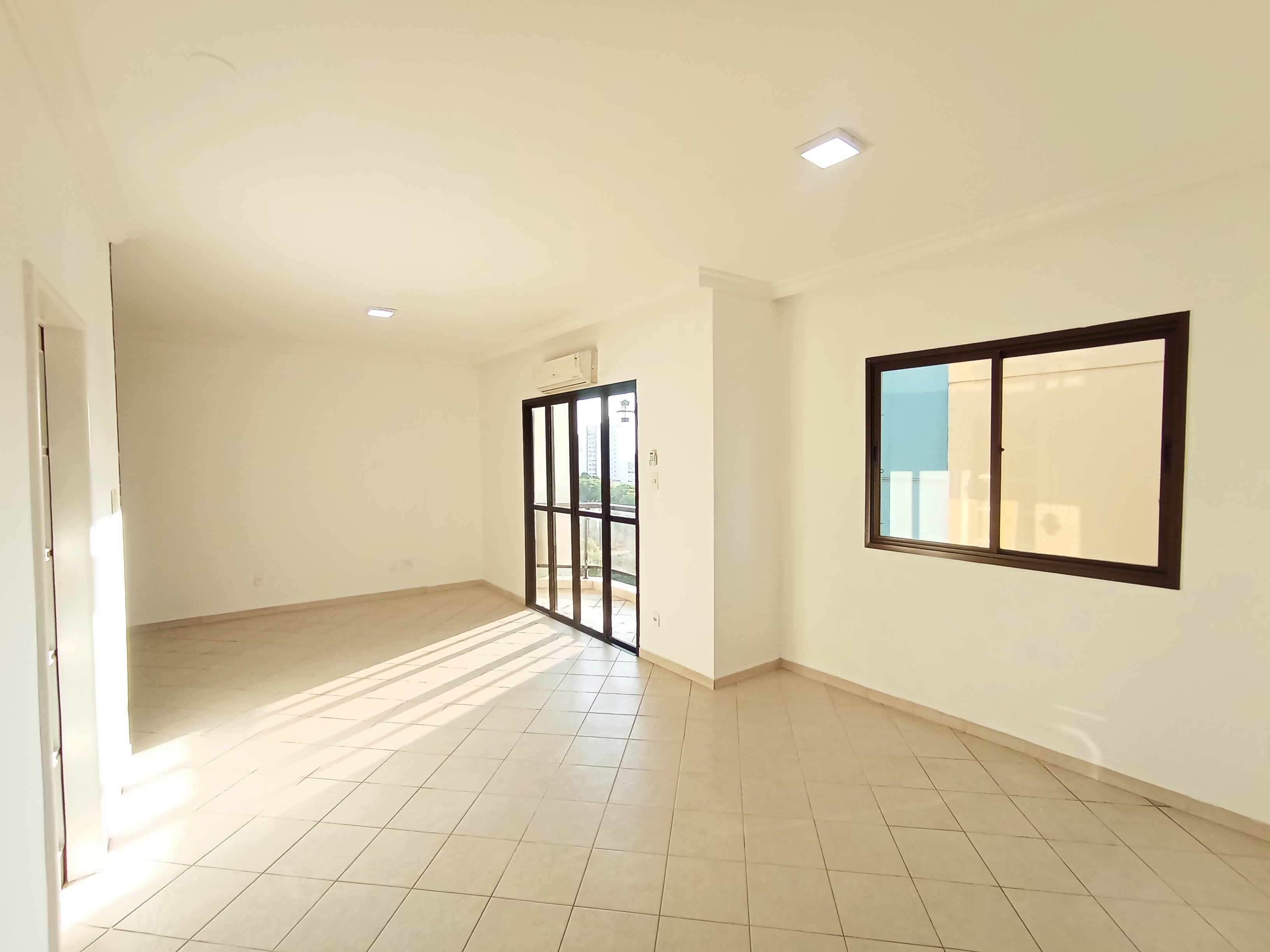 Cobertura à venda com 3 dormitórios, 125 m² no Edifício Michel Abud em Taubaté/SP.