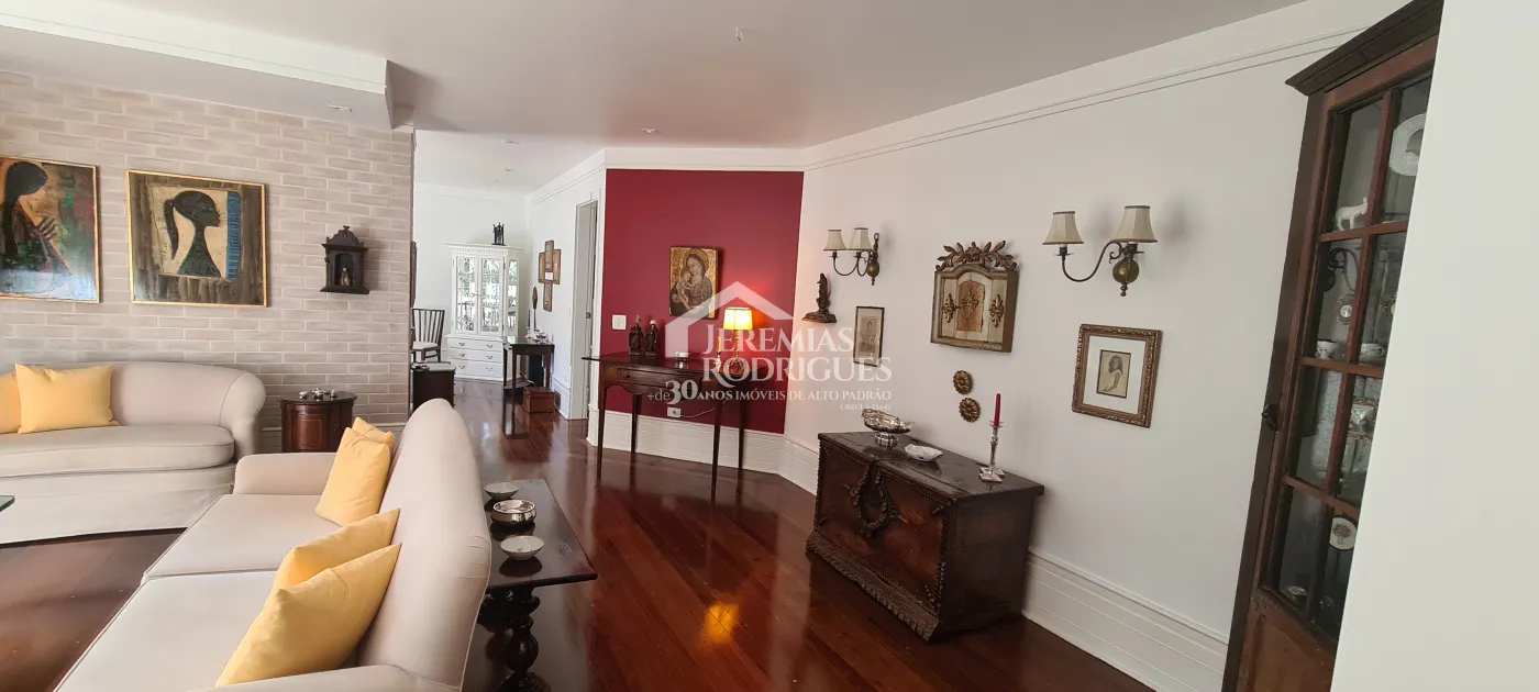 Apartamento à venda com 4 suítes no Edifício Evergreen em Campos do Jordão/SP