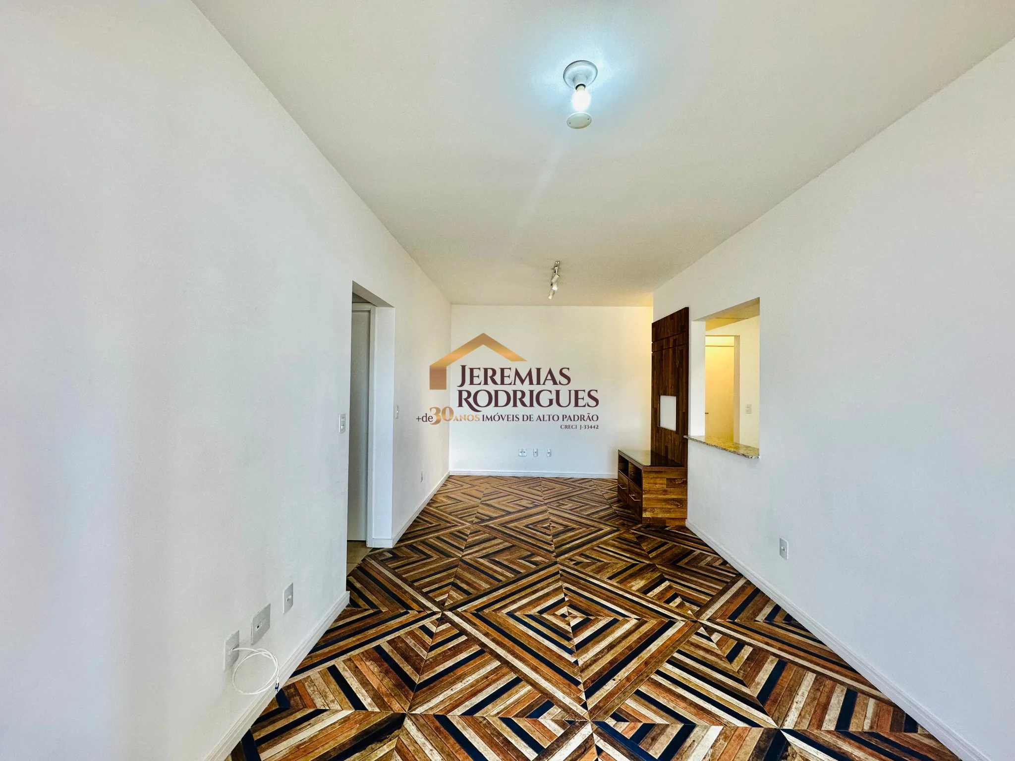 Apartamento para locação e venda no Edifício Solar Vicente Giffoni em Taubaté/SP.