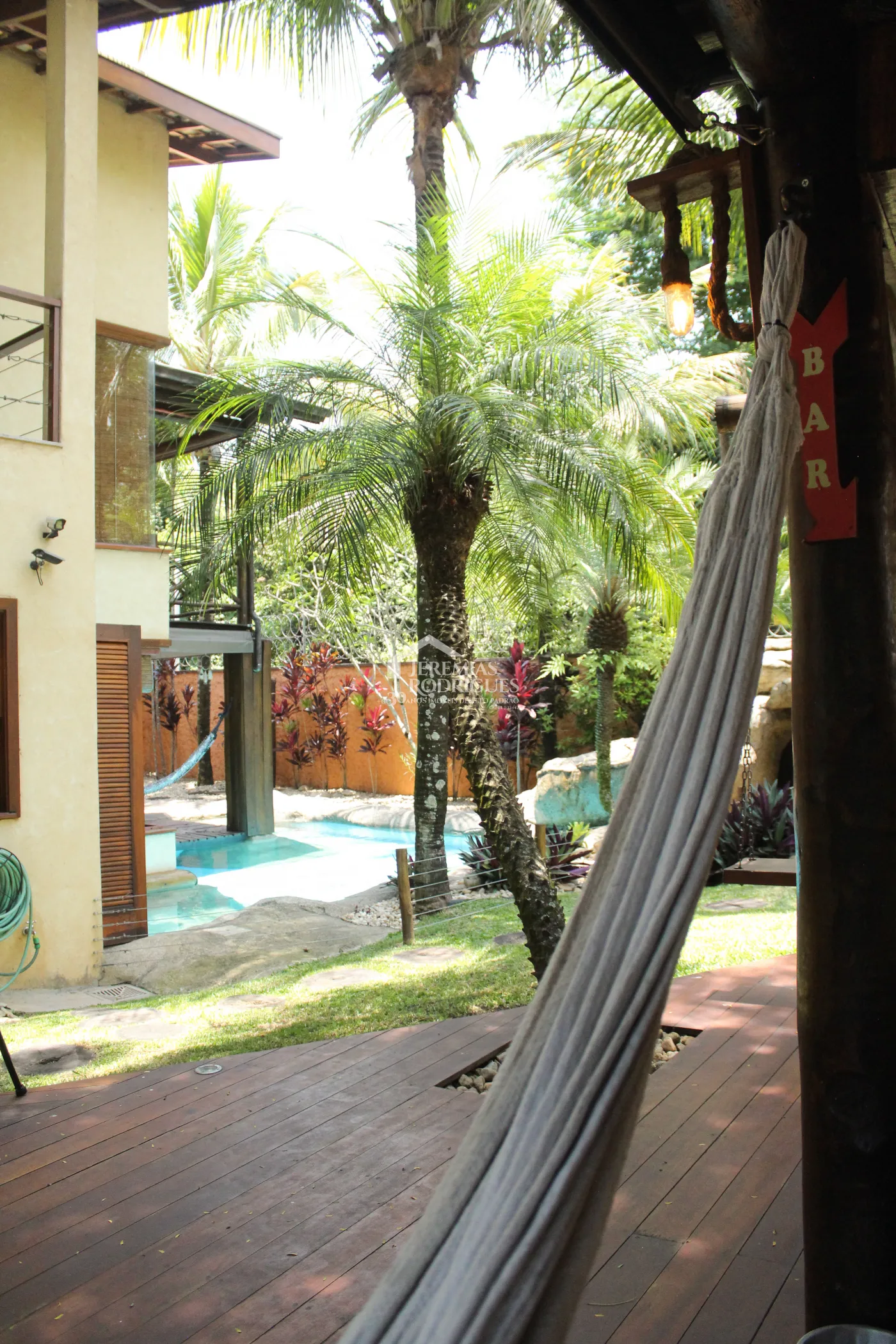 Casa para venda e locação com 5 dormitórios no Condomínio Taubaté Village em Taubaté/SP.