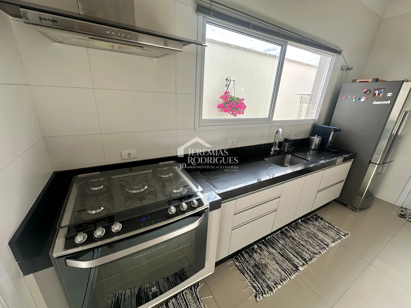 Casa mobiliada para locação com 3 suítes no Condomínio Real Ville em Pindamonhangaba/SP