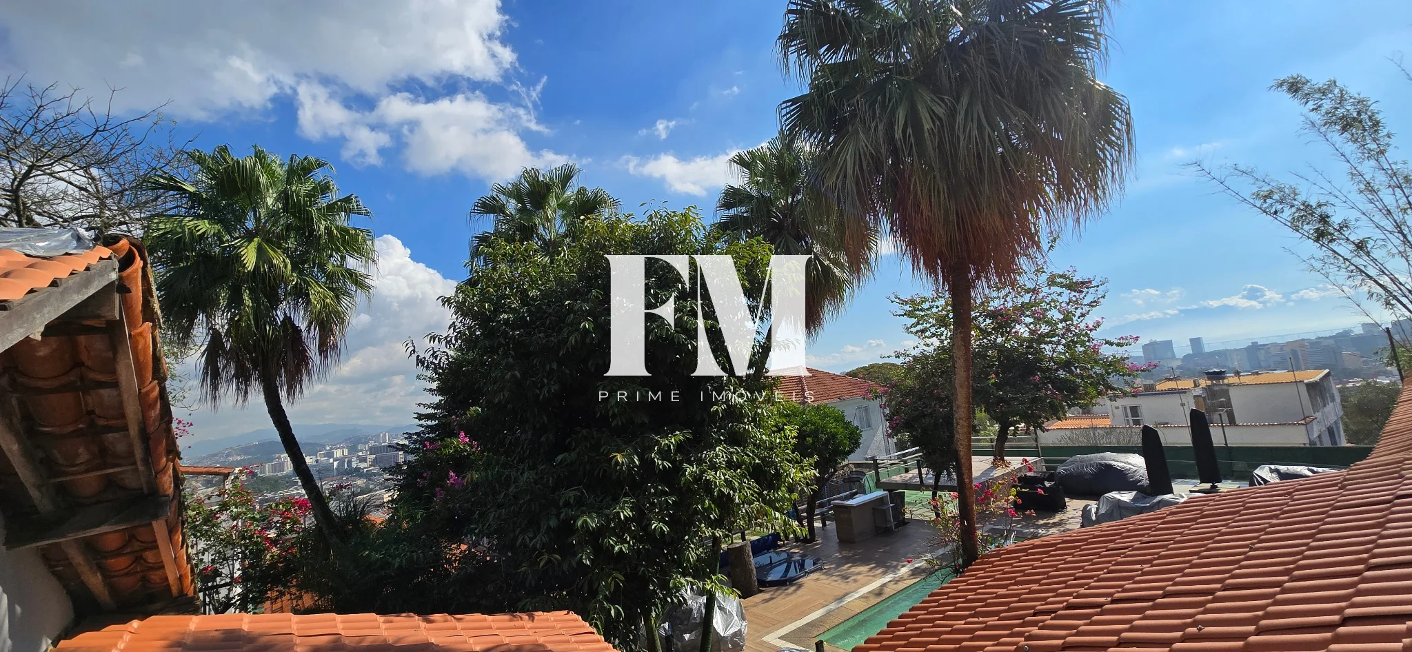 Casa Exclusiva Cercada pelo Verde com Lazer Completo e Guarita com Segurança 24 Horas - foto 2