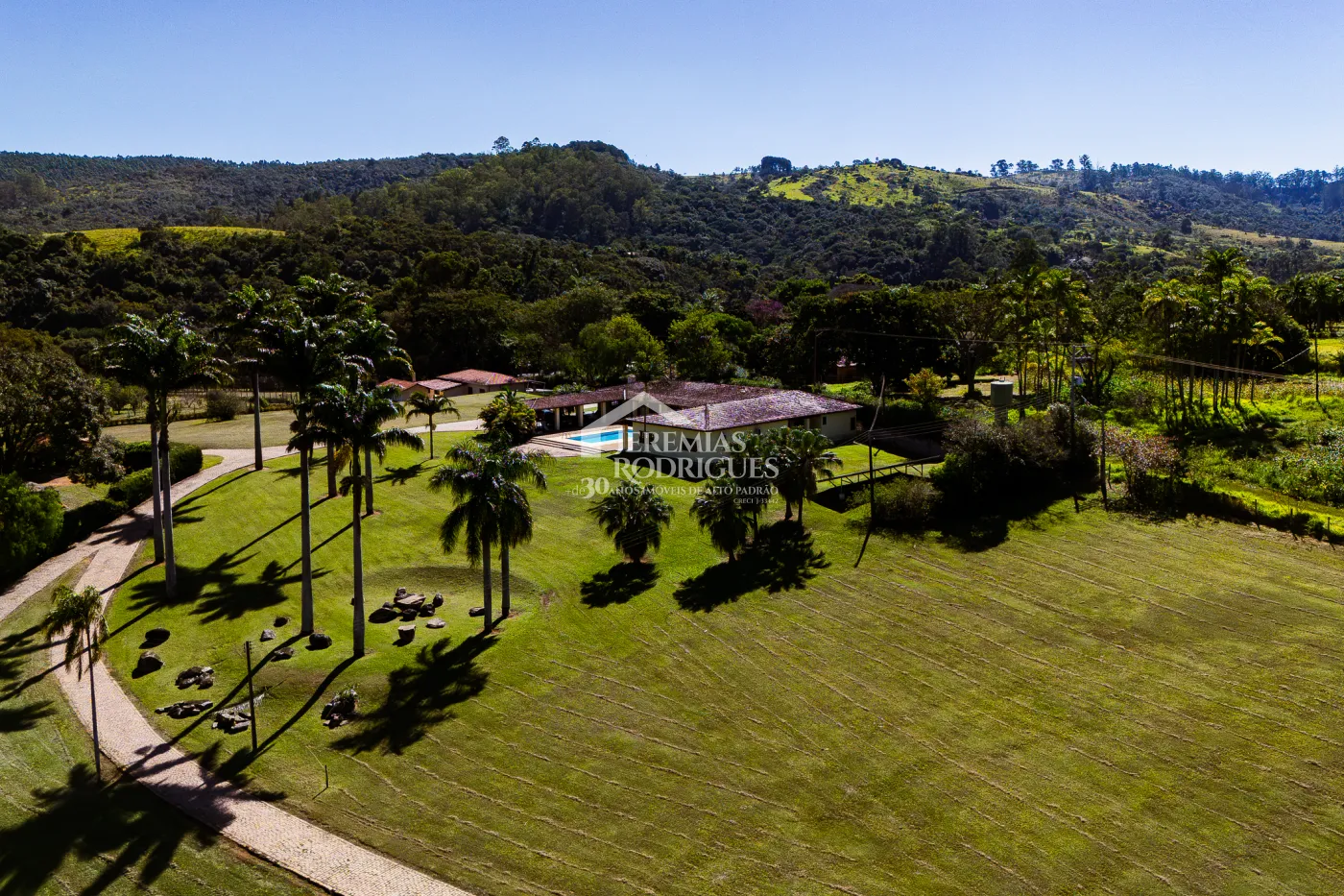 Fazenda à venda com 183.000 m² em Campinas/SP.