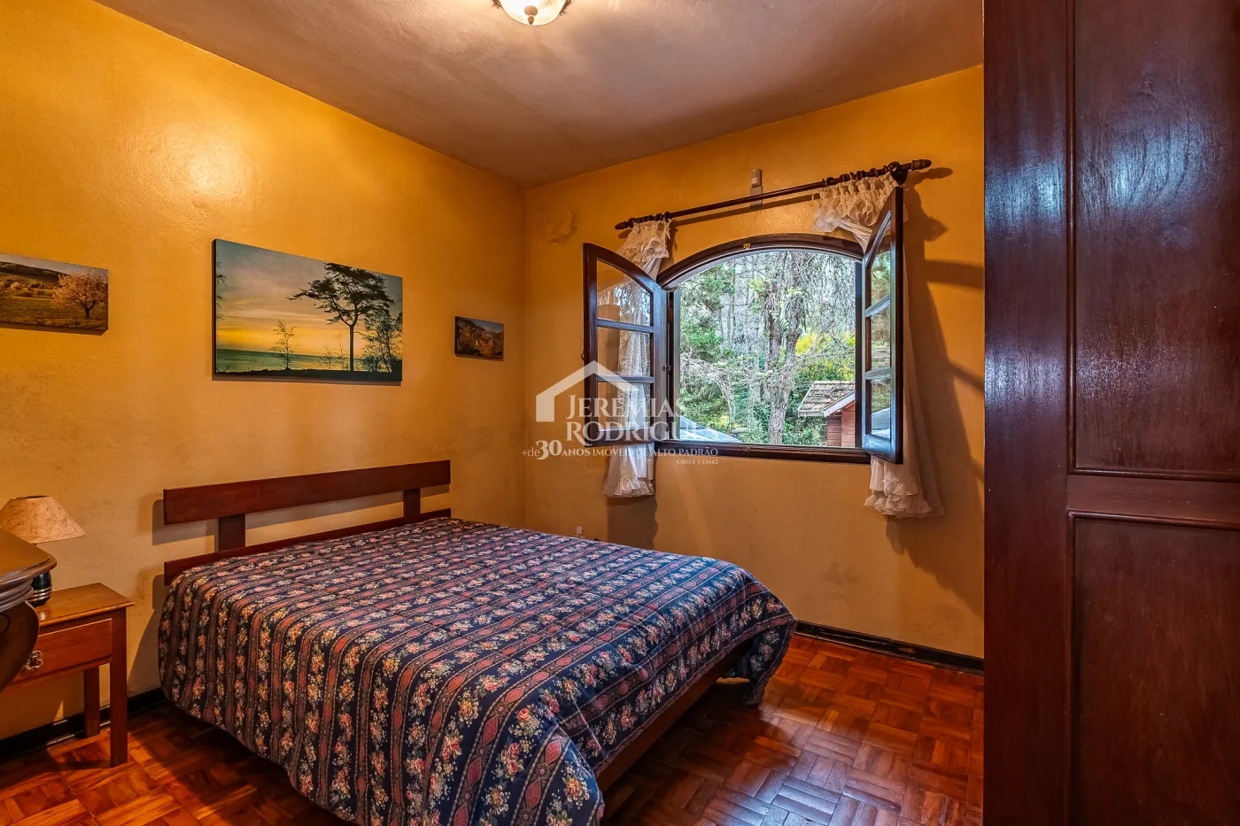 Casa com 7 dormitórios, 924 m² - Recanto das Araucárias - Campos do Jordão/SP