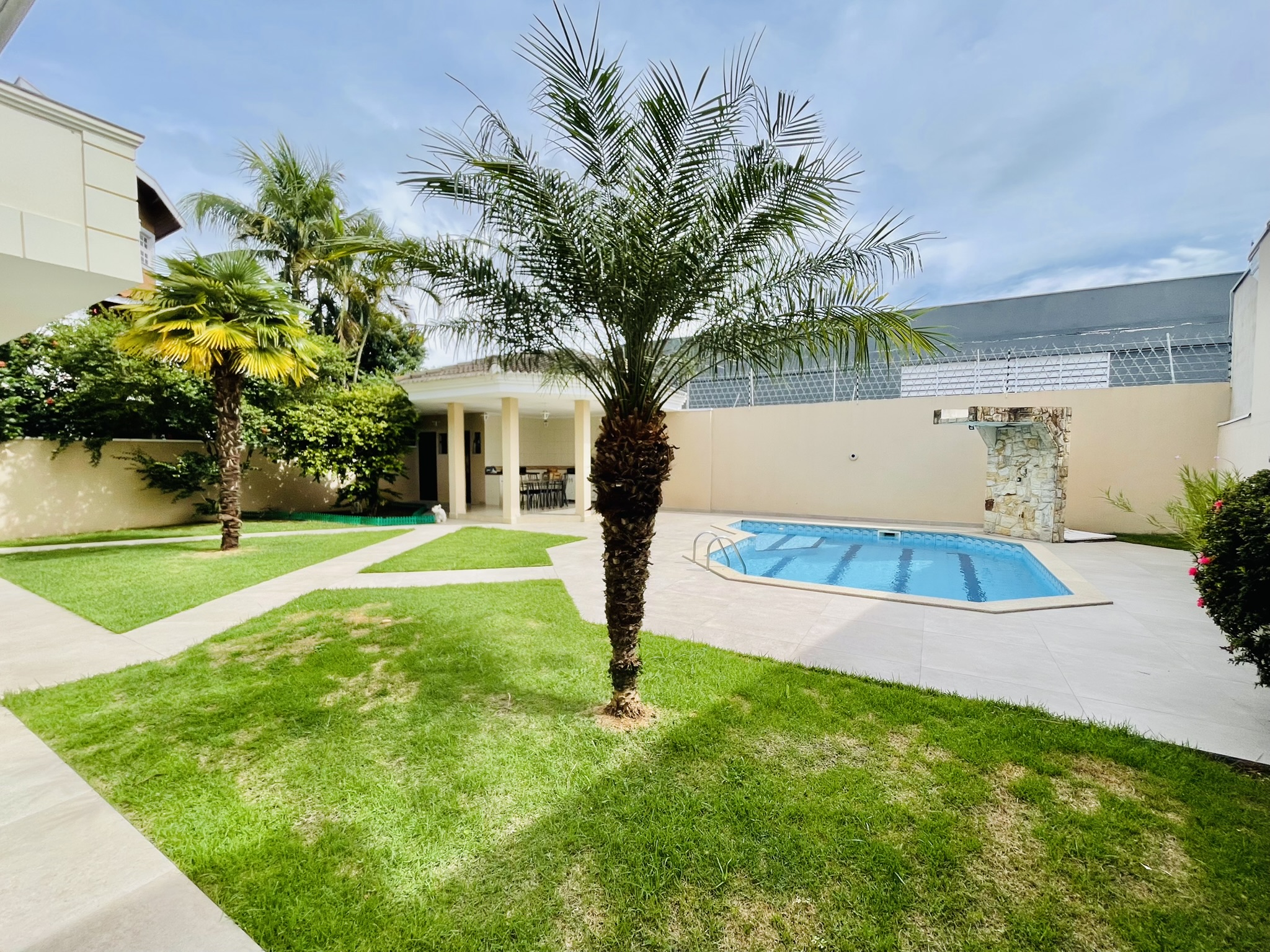 Casa para venda e locação com 4 dormitórios no Condomínio Taubaté Village em Taubaté/SP