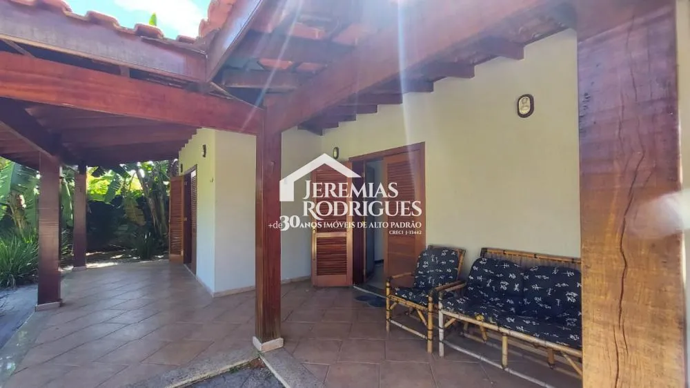 Casa térrea com 5 dorm - Condomínio Village Paineiras.