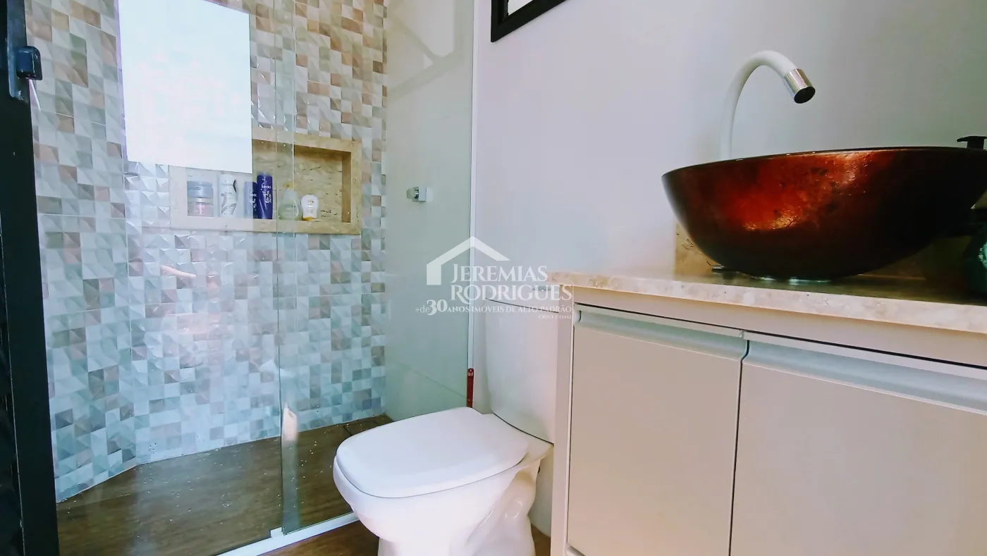 Casa à venda com 3 dormitórios no Condomínio Tecoara em Taubaté/SP.