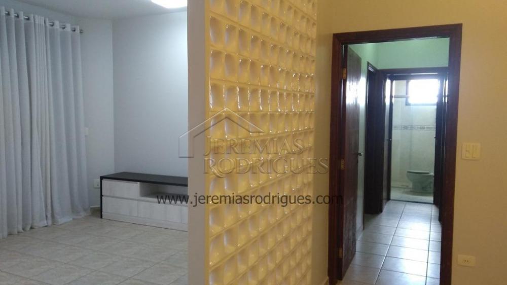 Apartamento à venda com 3 dormitórios, 146 m² no Edifício Olímpia em Taubaté/SP. 