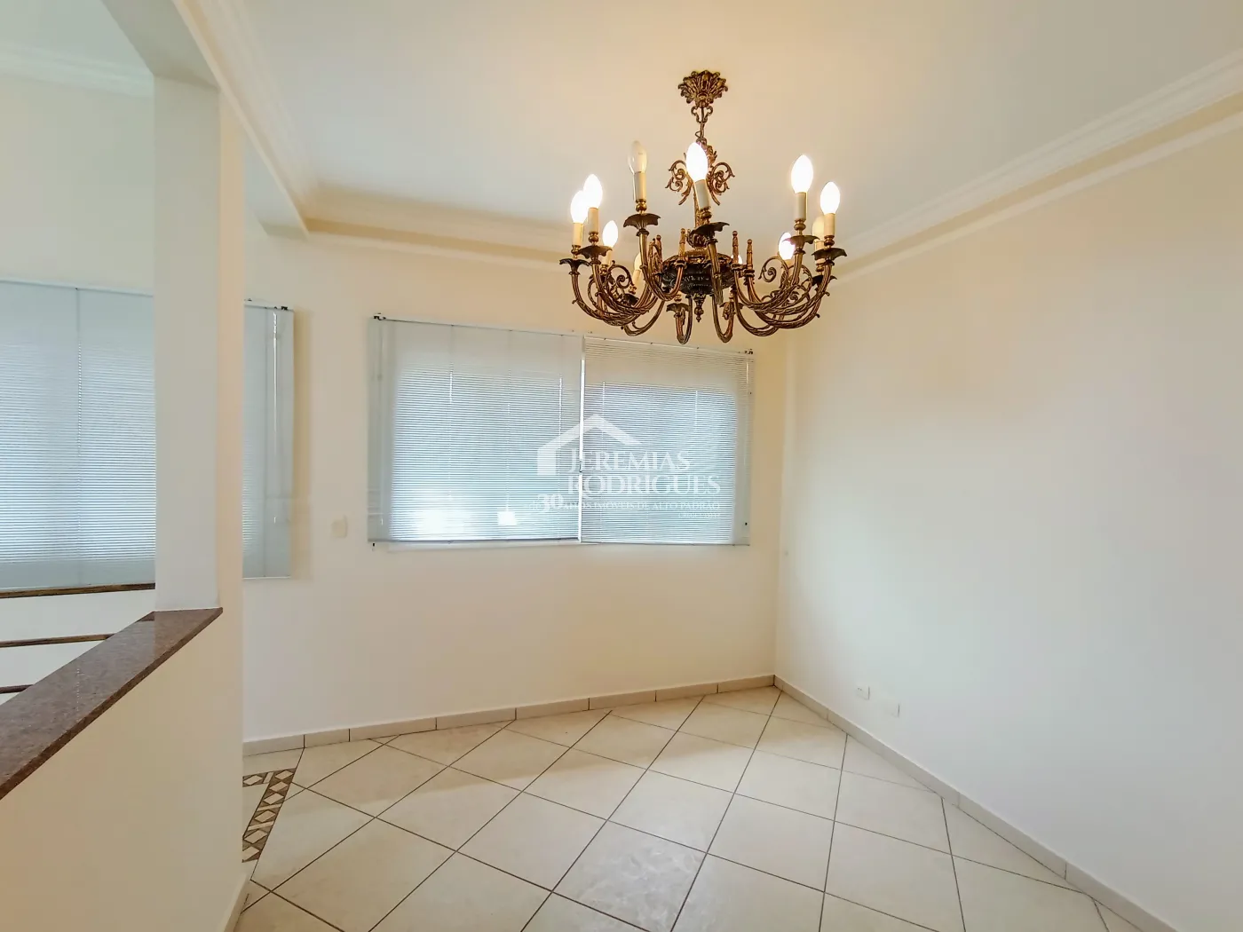 Casa para locação com 4 dormitórios no Condomínio Taubaté Village em Taubaté/SP.