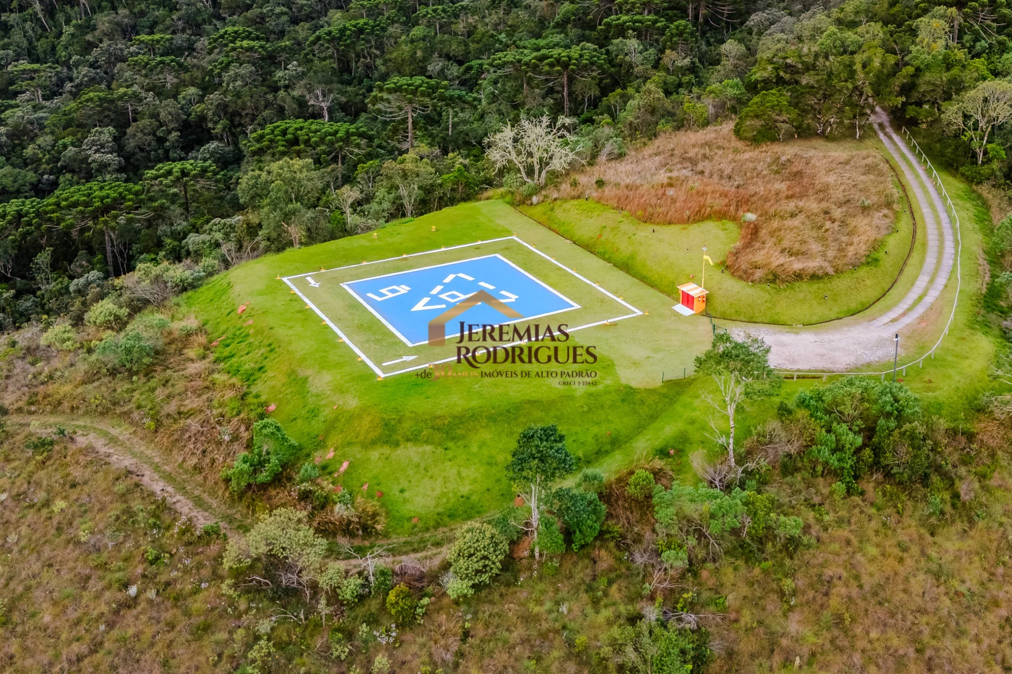 Casa à venda no Condomínio Iporanga em Campos do Jordão/SP.
