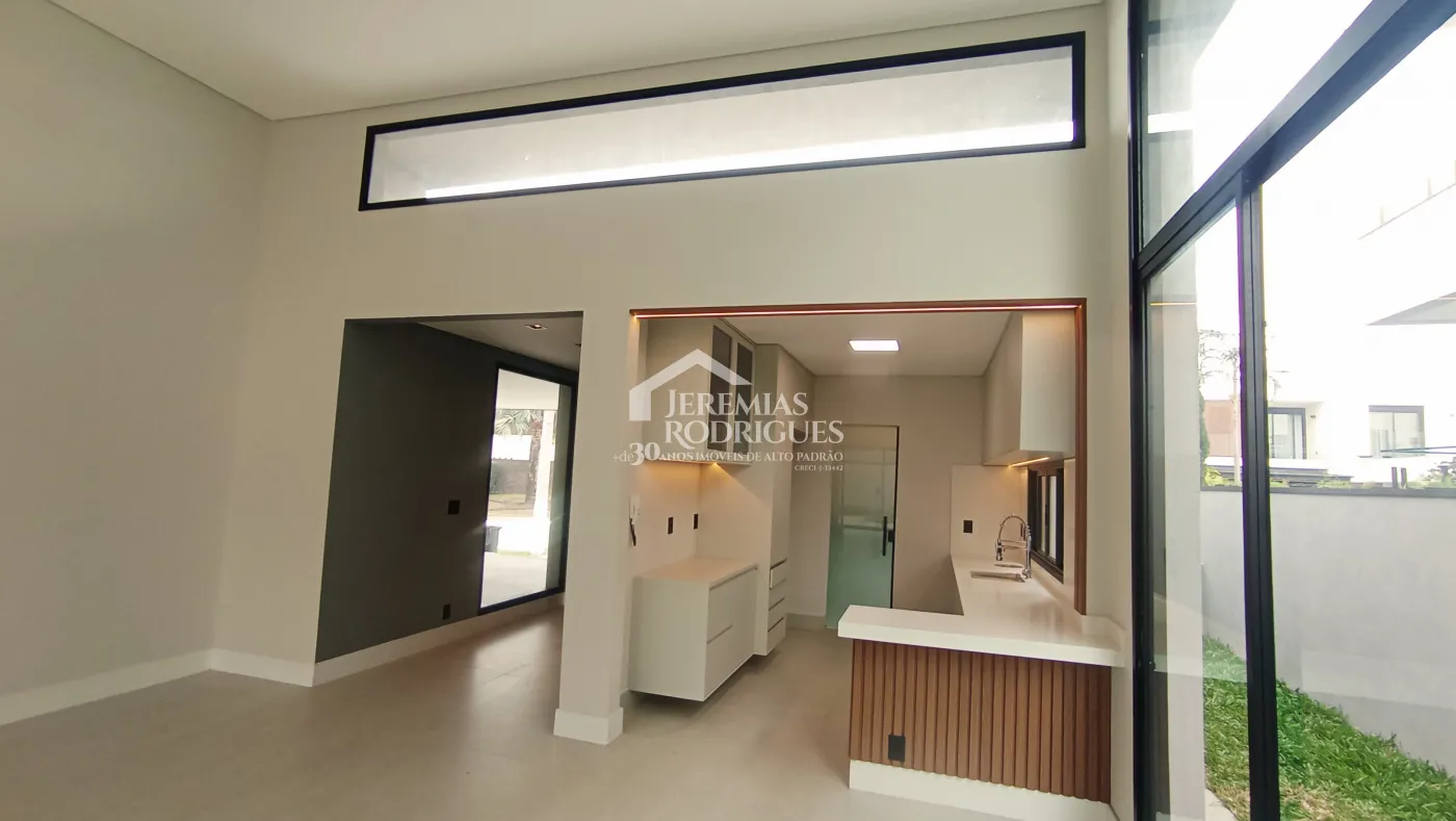 Casa à venda com 4 dormitórios no Condomínio Terras de San Marco em Taubaté/SP.