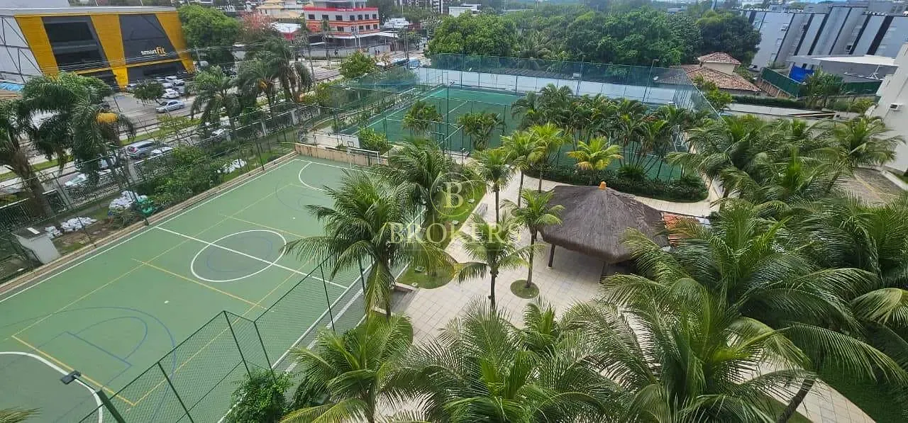 Oportunidade - Avenida Embaixador Abelardo Bueno - Barra Olímpica. Varanda, 2 quartos sendo 1 suíte