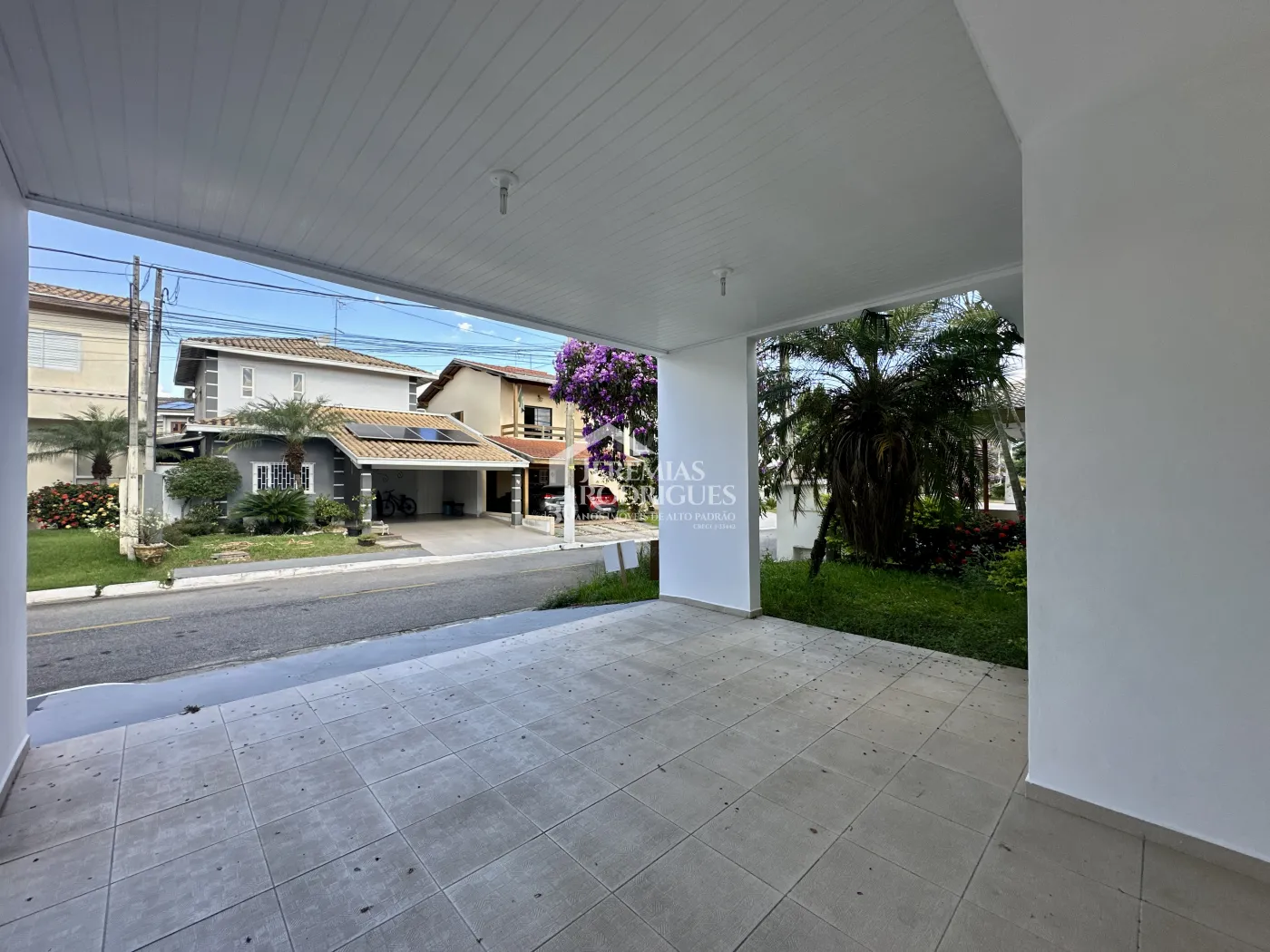 Casa para venda com 3 dormitórios no Condomínio Campos Do Conde I em Tremembé/SP