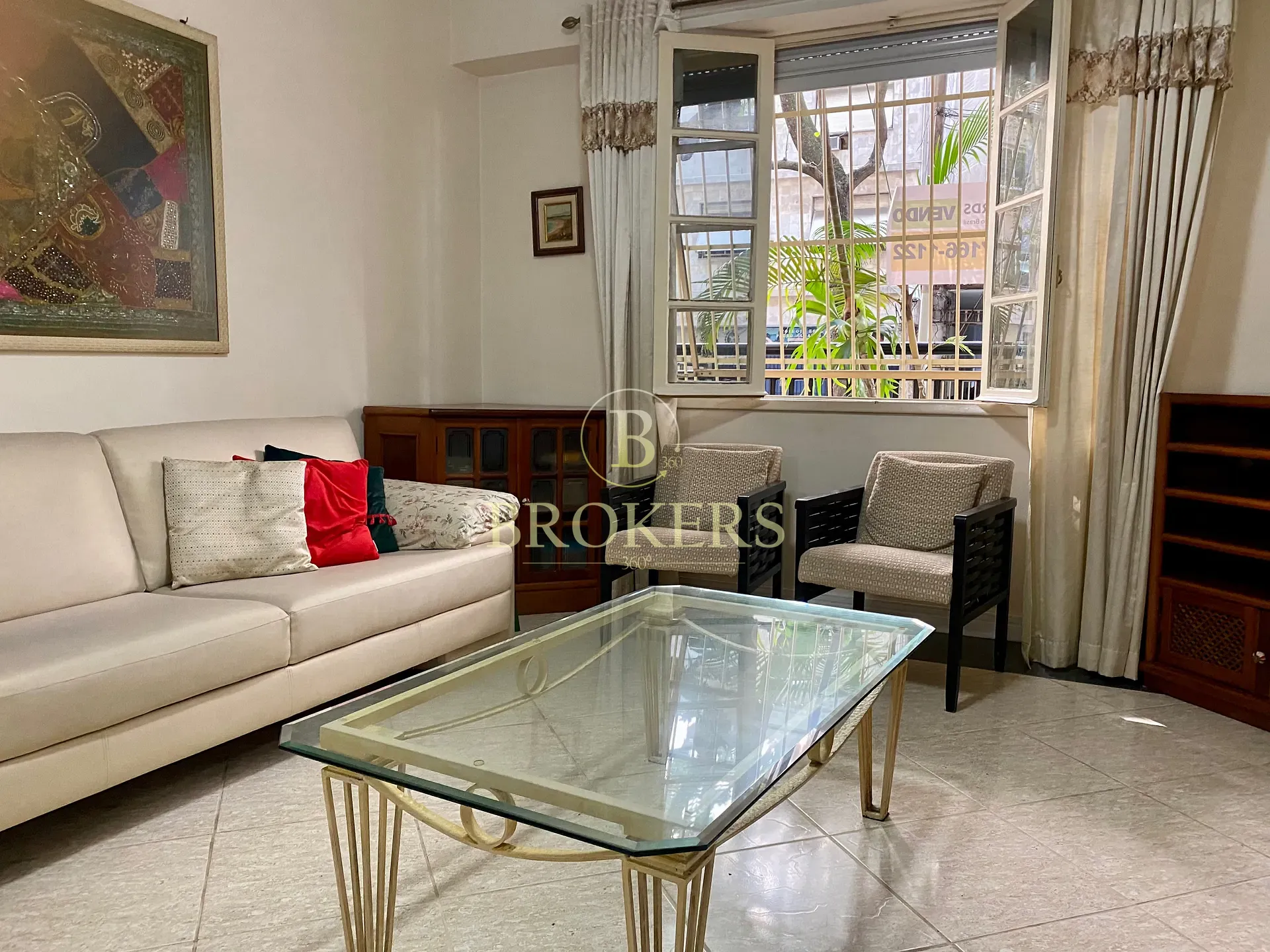 Oportunidade na quadra da praia Copacabana, Posto 3! Apartamento modernizado à venda, 2 quartos , s — foto 5