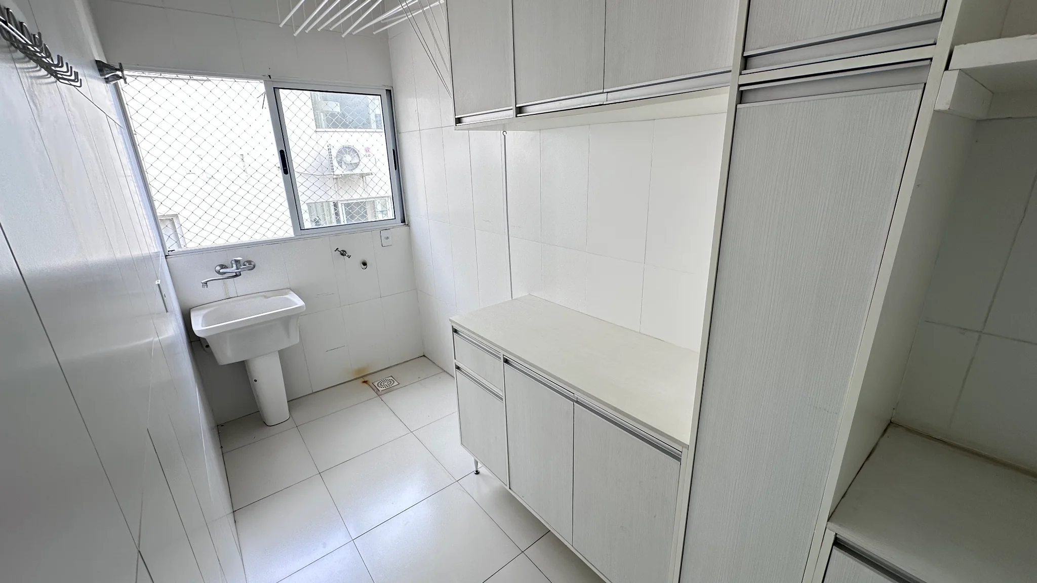 Casa para locação e venda no Condomínio Reserva dos Lagos em Pindamonhangaba/SP.