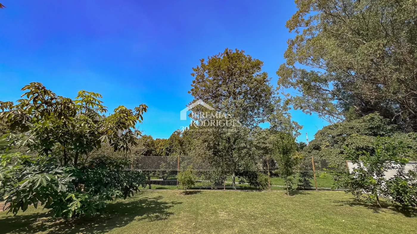 Casa à venda com 6 suítes - Condomínio Village Paineiras - Pindamonhangaba/SP