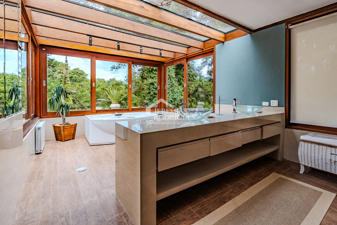 Casa para venda com 5 suítes no Condomínio Villandry em Campos do Jordão/SP