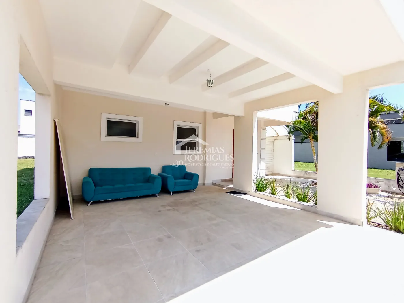 Casa assobradada com 3 suítes - Condomínio Jardim Oásis - Taubaté/SP.