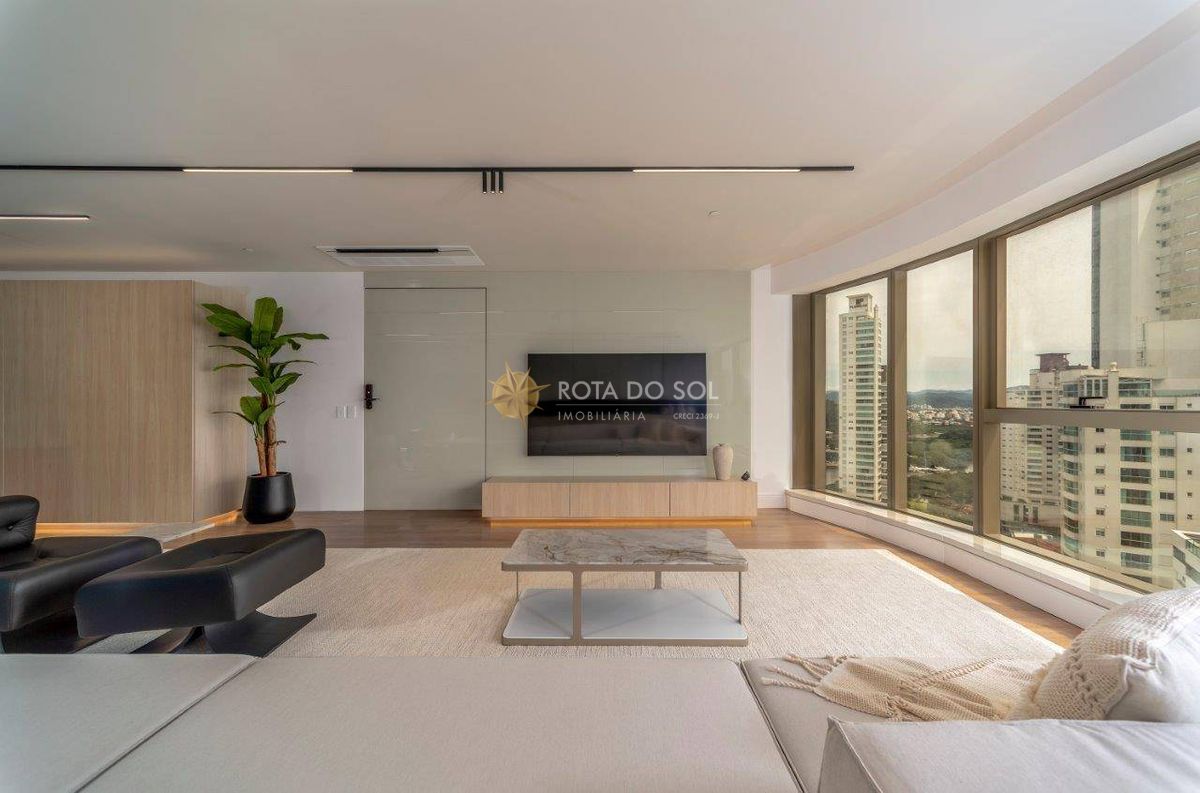 Yachthouse Apartamento Alto Padrão 4 Suítes no Centro de Balneário Camboriú SC