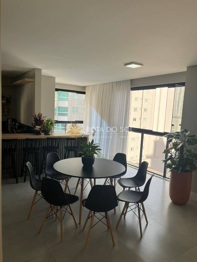 Residencial La Victoria apartamento 3 Suítes e 3 Vagas em Meia Praia Itapema SC