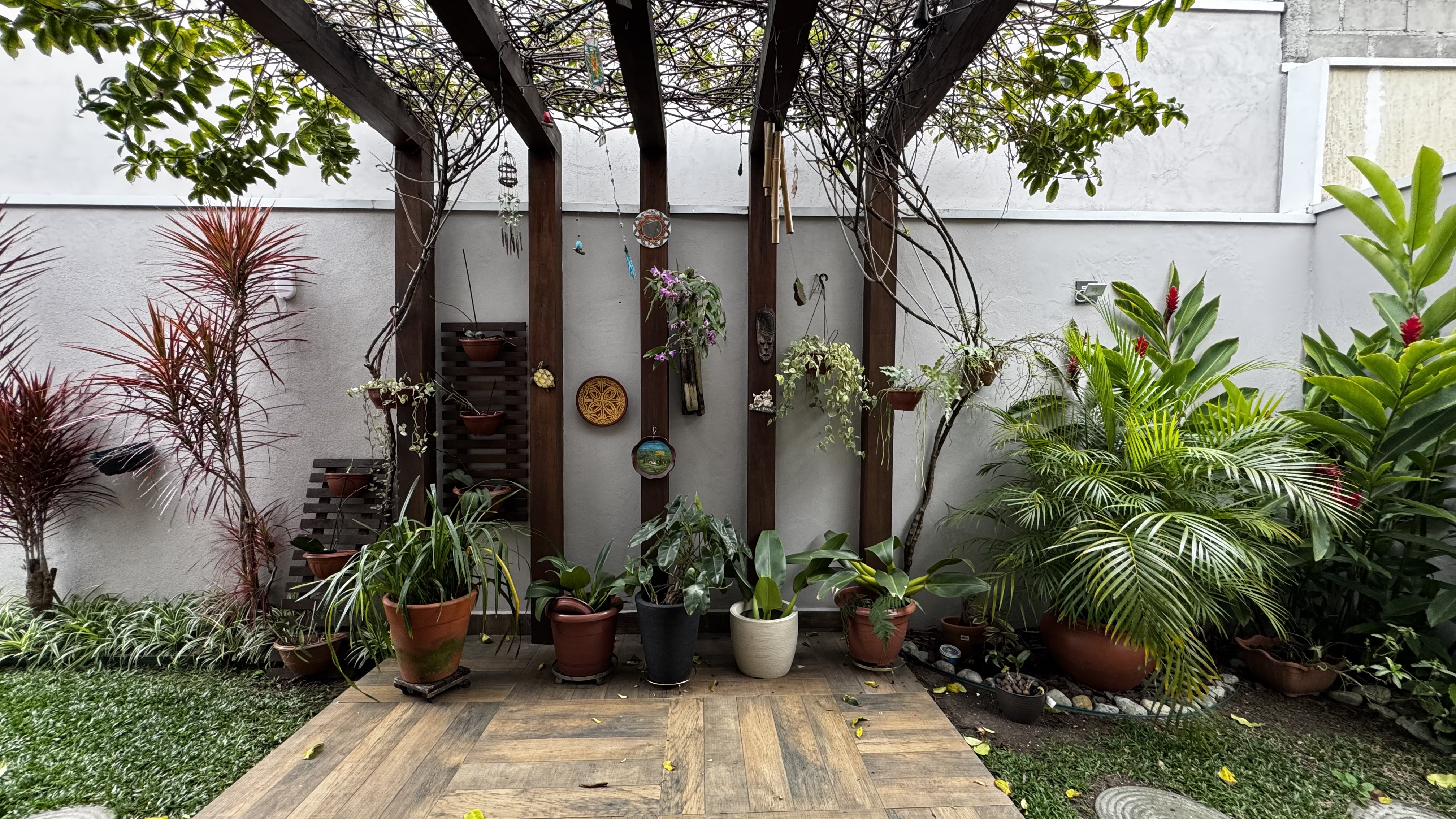 Casa à venda com 3 suítes no Condomínio Reserva dos Lagos em Pindamonhangaba/SP.