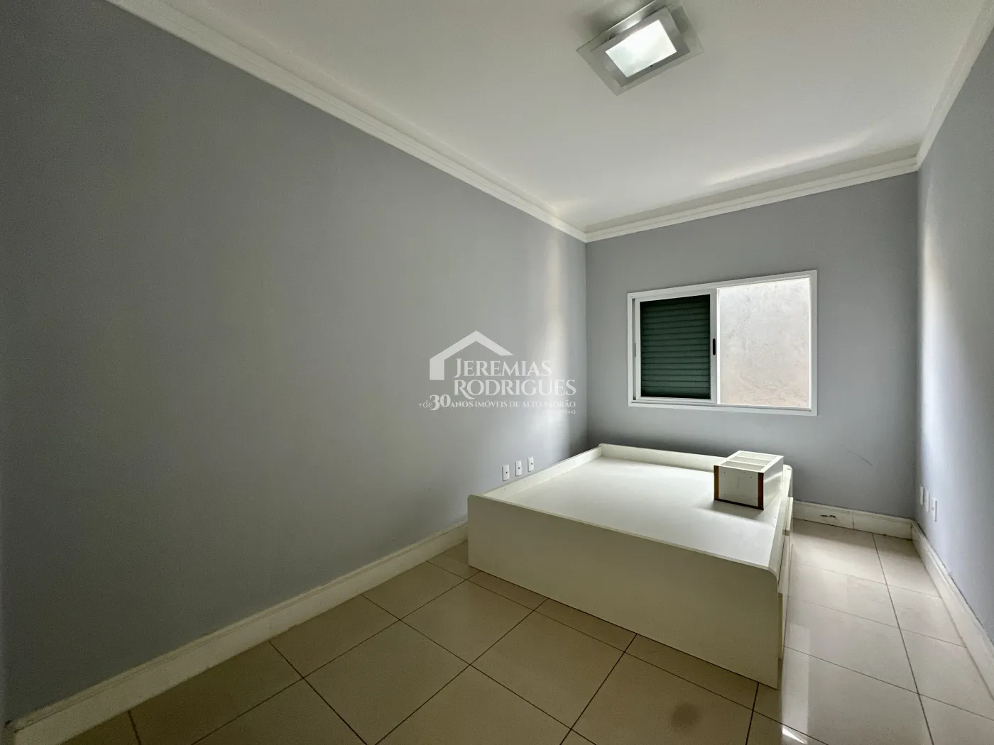 Sobrado com 3 dormitórios, 302 m2 - Condomínio Campos do Conde II - Tremembé/SP.