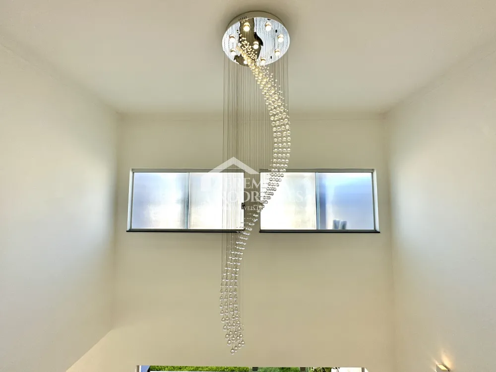 Casa mobiliada para locação no Condomínio Campos do Conde I em Tremembé/SP. 