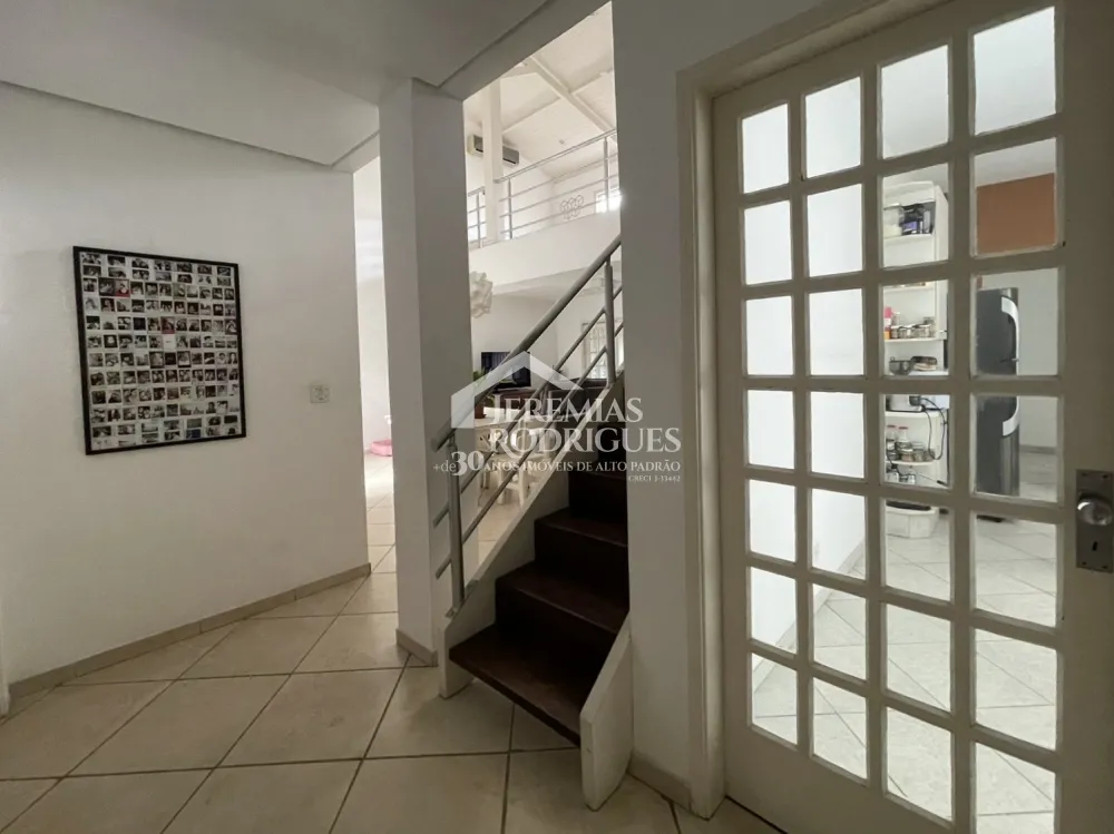 Casa à venda com 3 dormitórios no bairro Jardim das Nações em Taubaté/SP. 