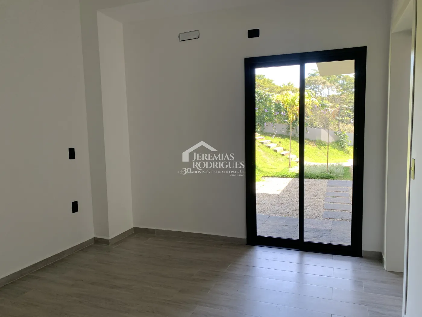 Casa à venda com 4 suítes no Condomínio Altos do Cataguá em Taubaté/SP