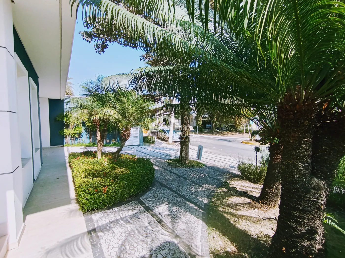 Casa para venda e locação com 4 suítes no Condomínio Taubaté Village em Taubaté/SP.