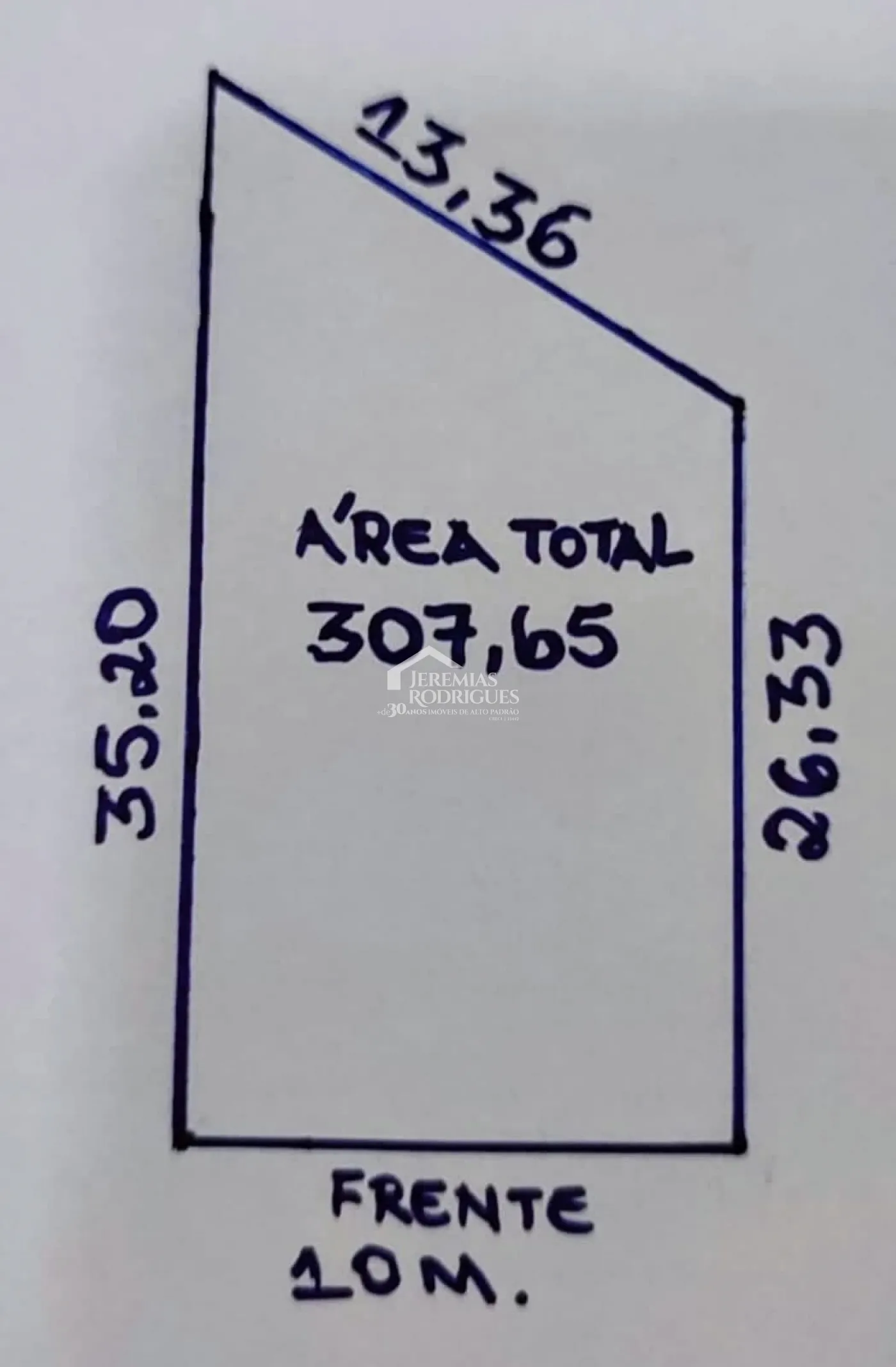 Terreno à venda com 307 m² no Condomínio Campos do Conde II em Tremembé/SP.
