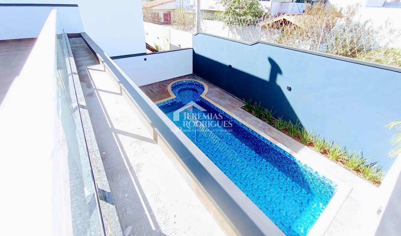 Casa à venda com 3 suítes no Condomínio Residencial Tecoara em Taubaté/SP