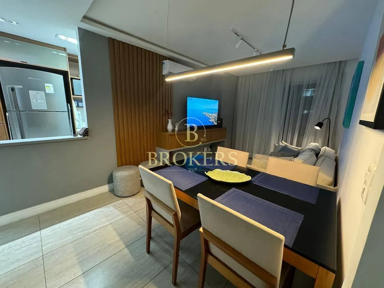 Apartamento a venda. Ipanema na quadra da praia! 2 quartos (1 suíte), varanda com vista mar, vaga,
