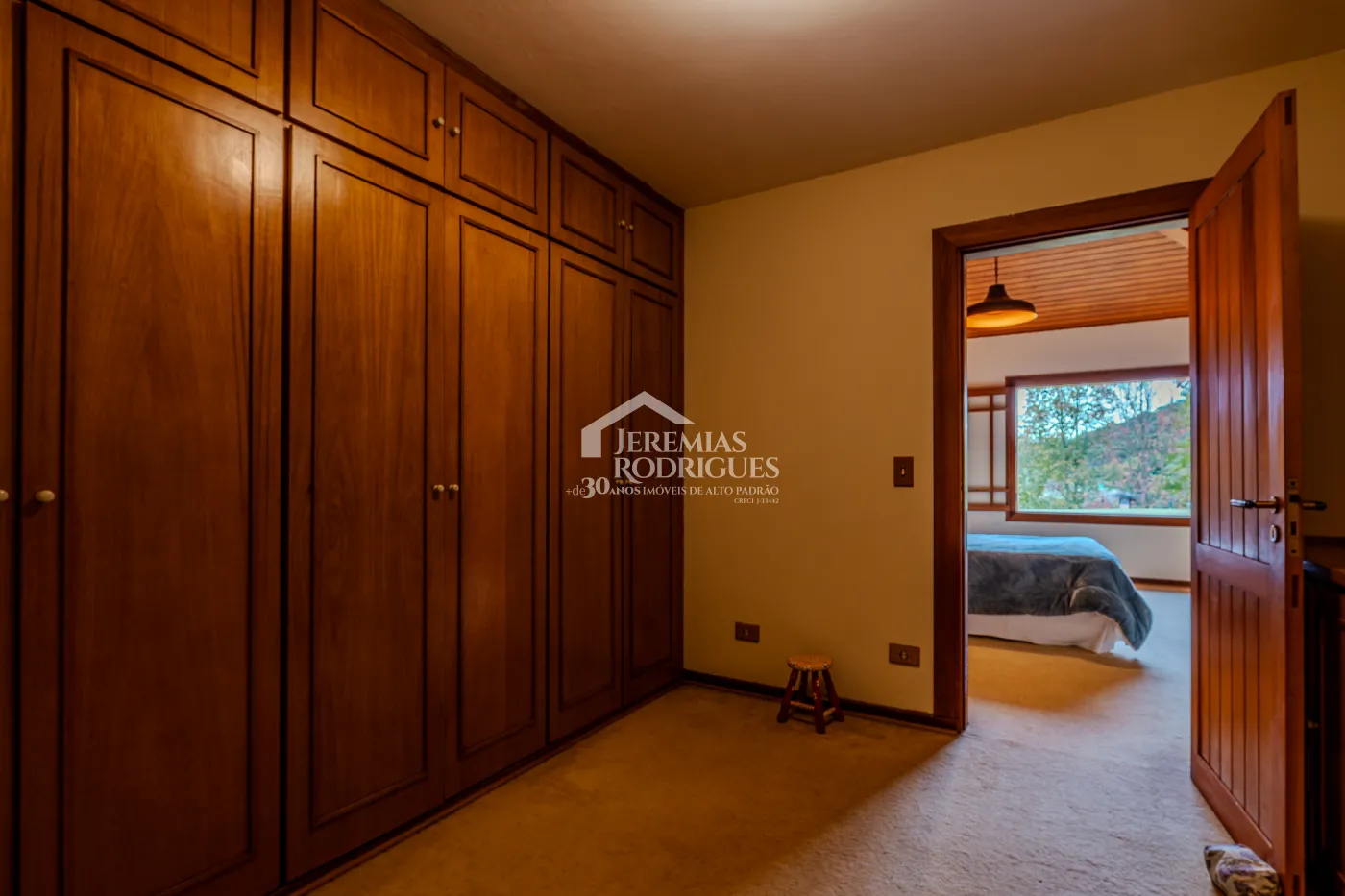 Casa de Campo à venda com 5 suítes no bairro Reinópolis em Santo Antônio do Pinhal/SP