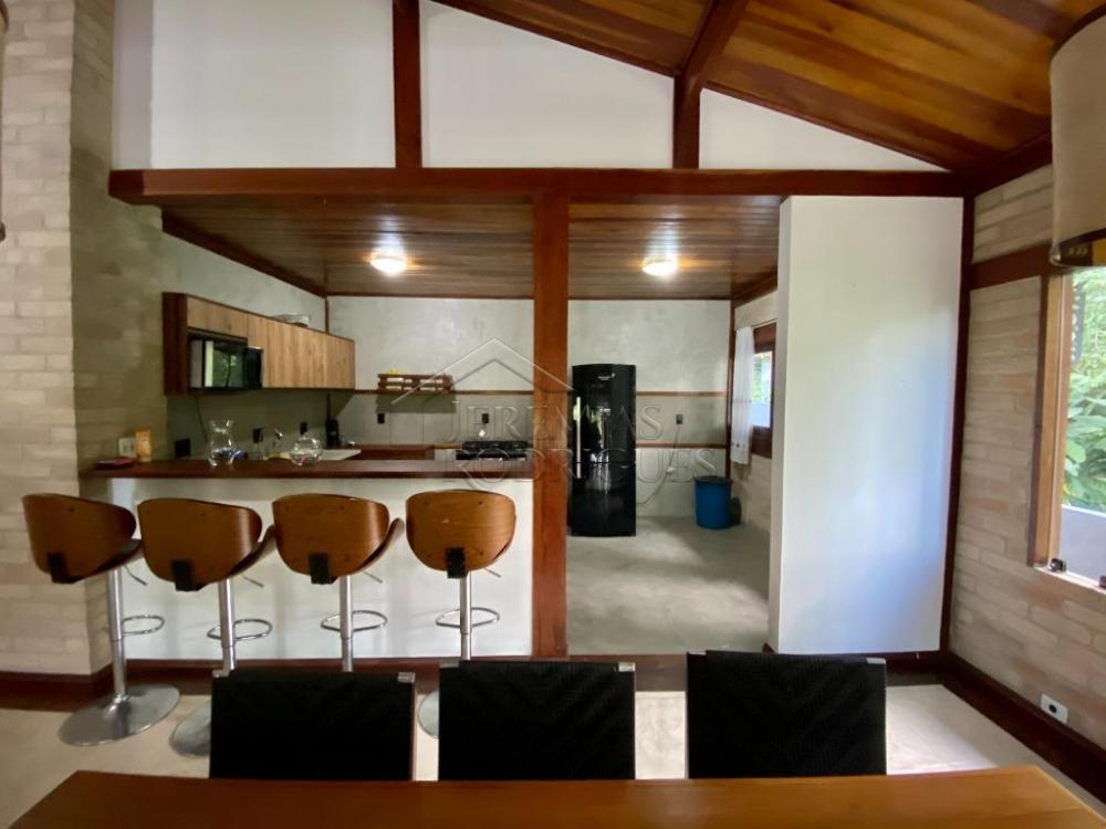 Casa à venda no Condomínio Domingas Dias em Ubatuba/SP.