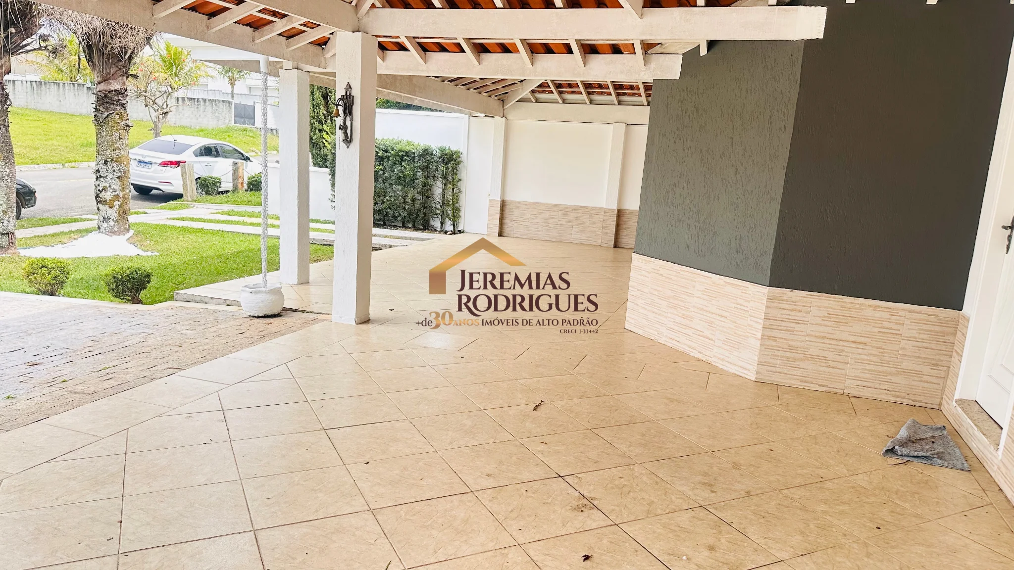 Casa para locação e venda no Condomínio Real Ville em Pindamonhangaba/SP.