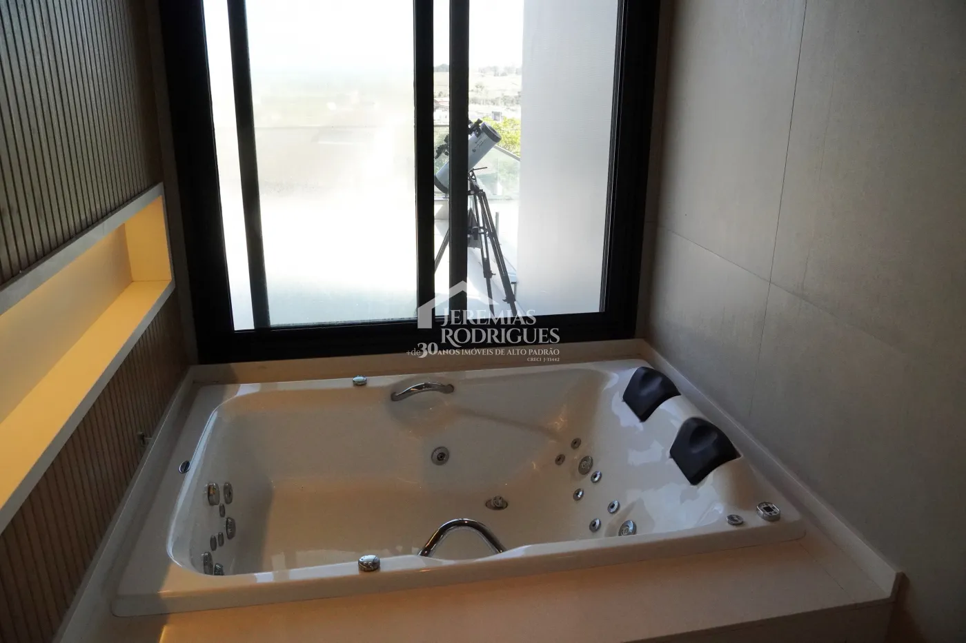 Casa com 4 dormitórios, 550 m² - Condomínio Village da Serra - Tremembé/SP