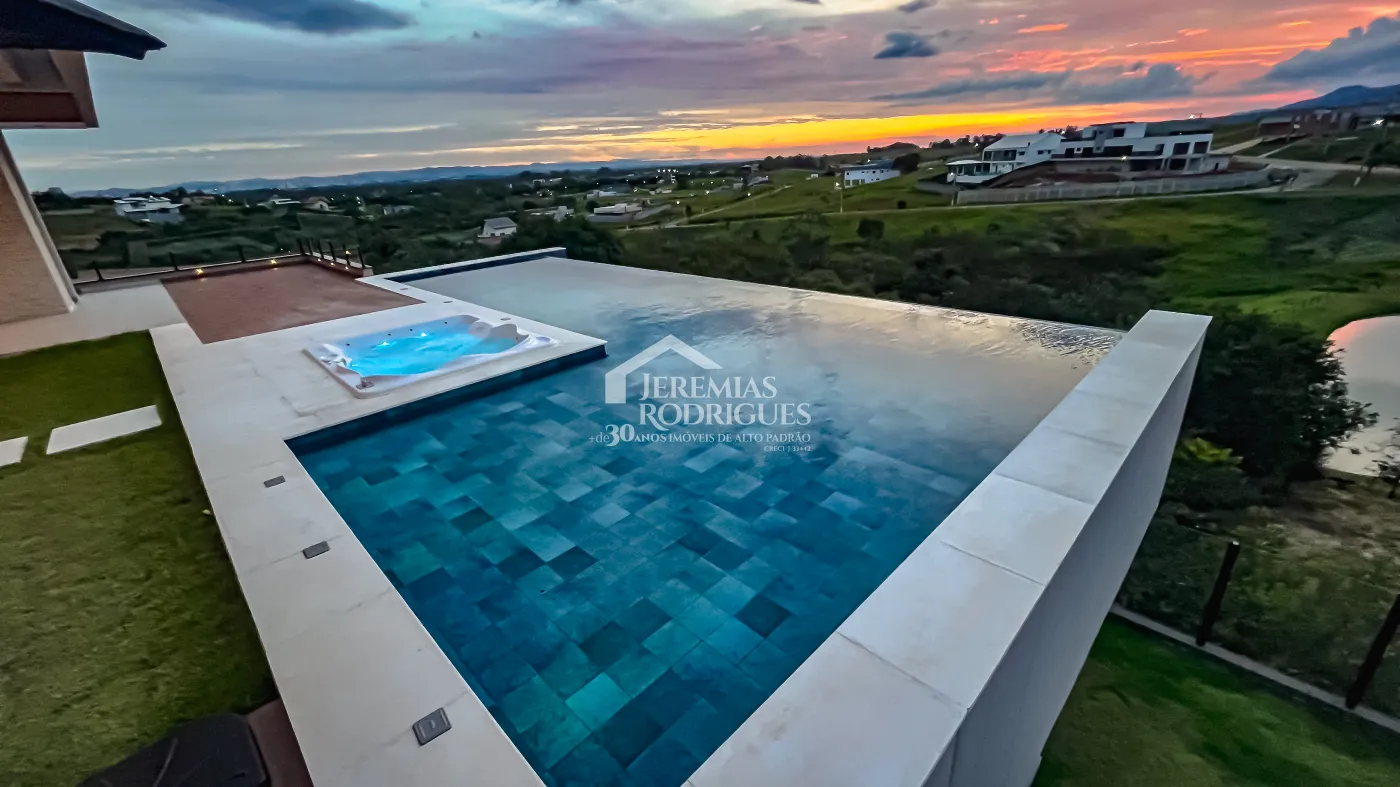 Casa com 3 suítes, 611 m² - Condomínio Village da Serra - Tremembé/SP