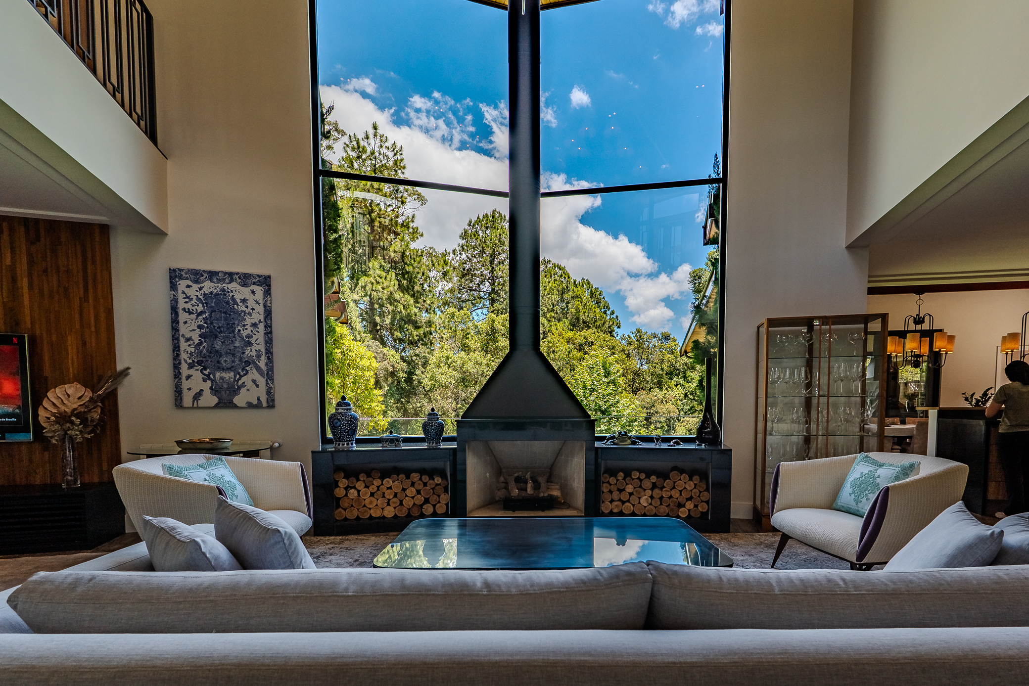 Mansão à venda com 5 suítes no Condomínio Reserva Figueiredo em Campos do Jordão/SP. 