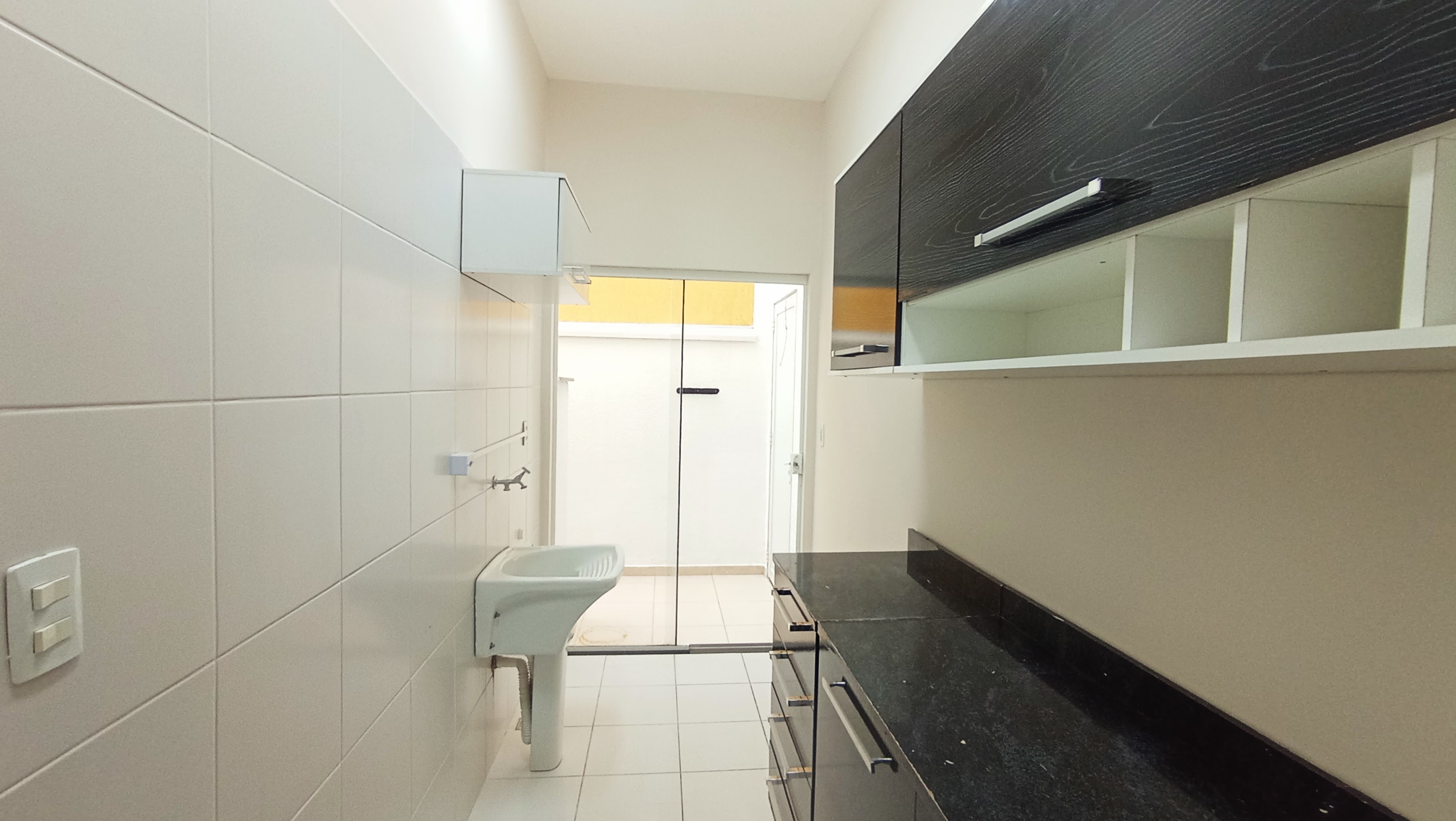 Casa para locação com 3 suítes no Condomínio Campos do Conde II - Chambord em Tremembé/SP.