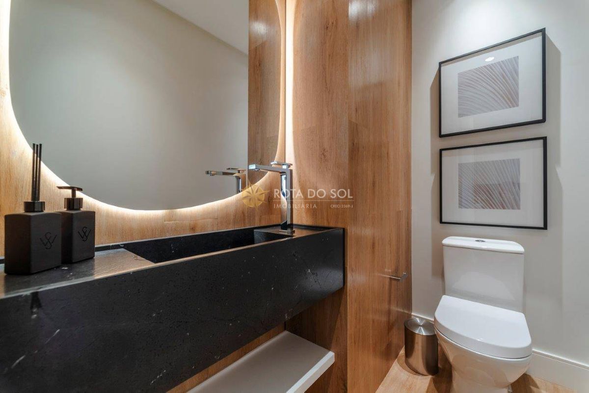 Yachthouse Apartamento Alto Padrão 4 Suítes no Centro de Balneário Camboriú SC