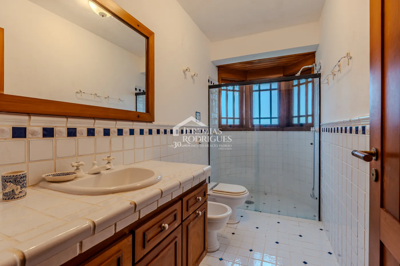 Casa de Campo à venda com 5 suítes no bairro Reinópolis em Santo Antônio do Pinhal/SP