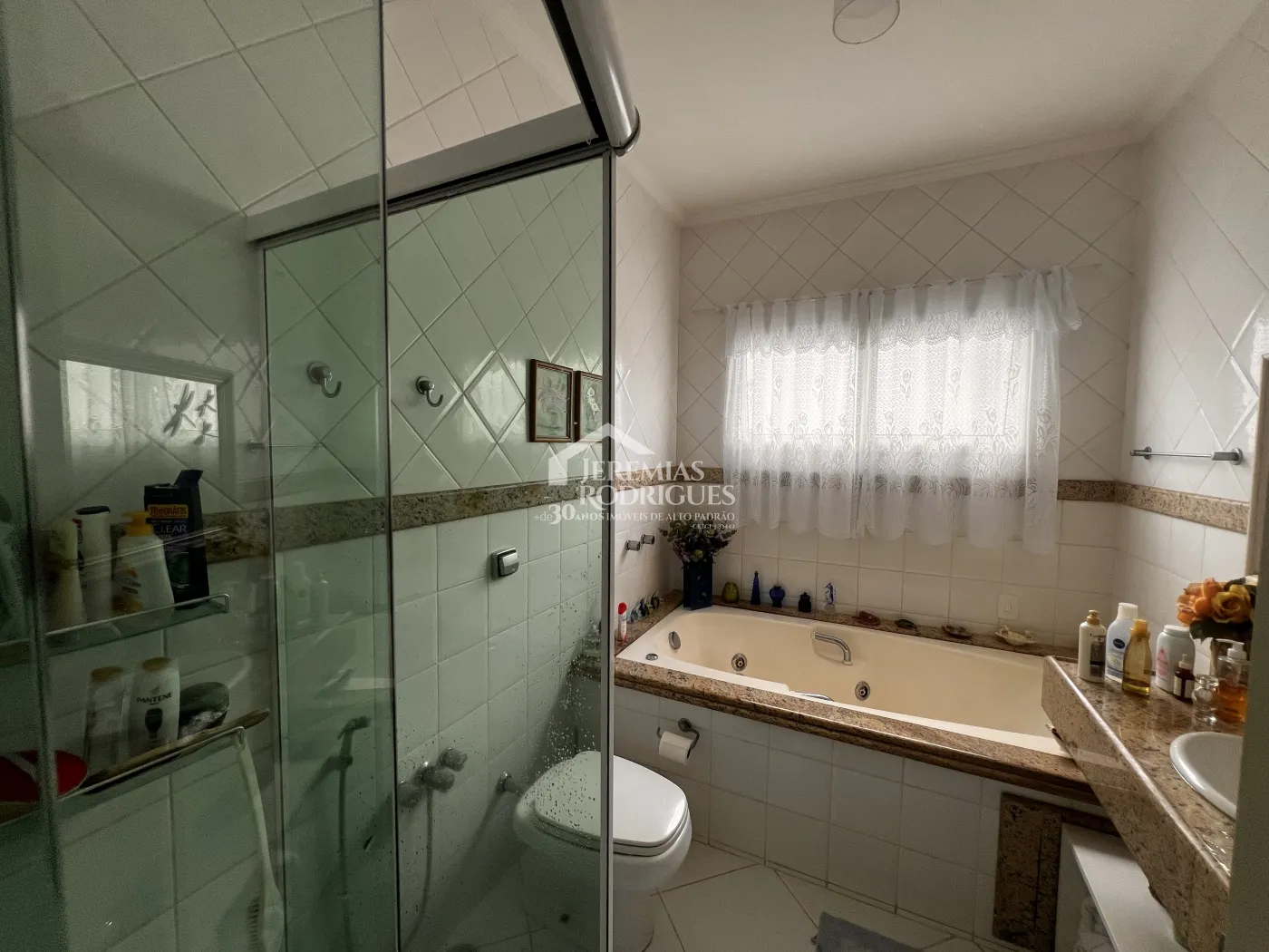 Casa com 4 dormitórios, 305 m² - Condomínio Taubaté Village - Taubaté/SP.