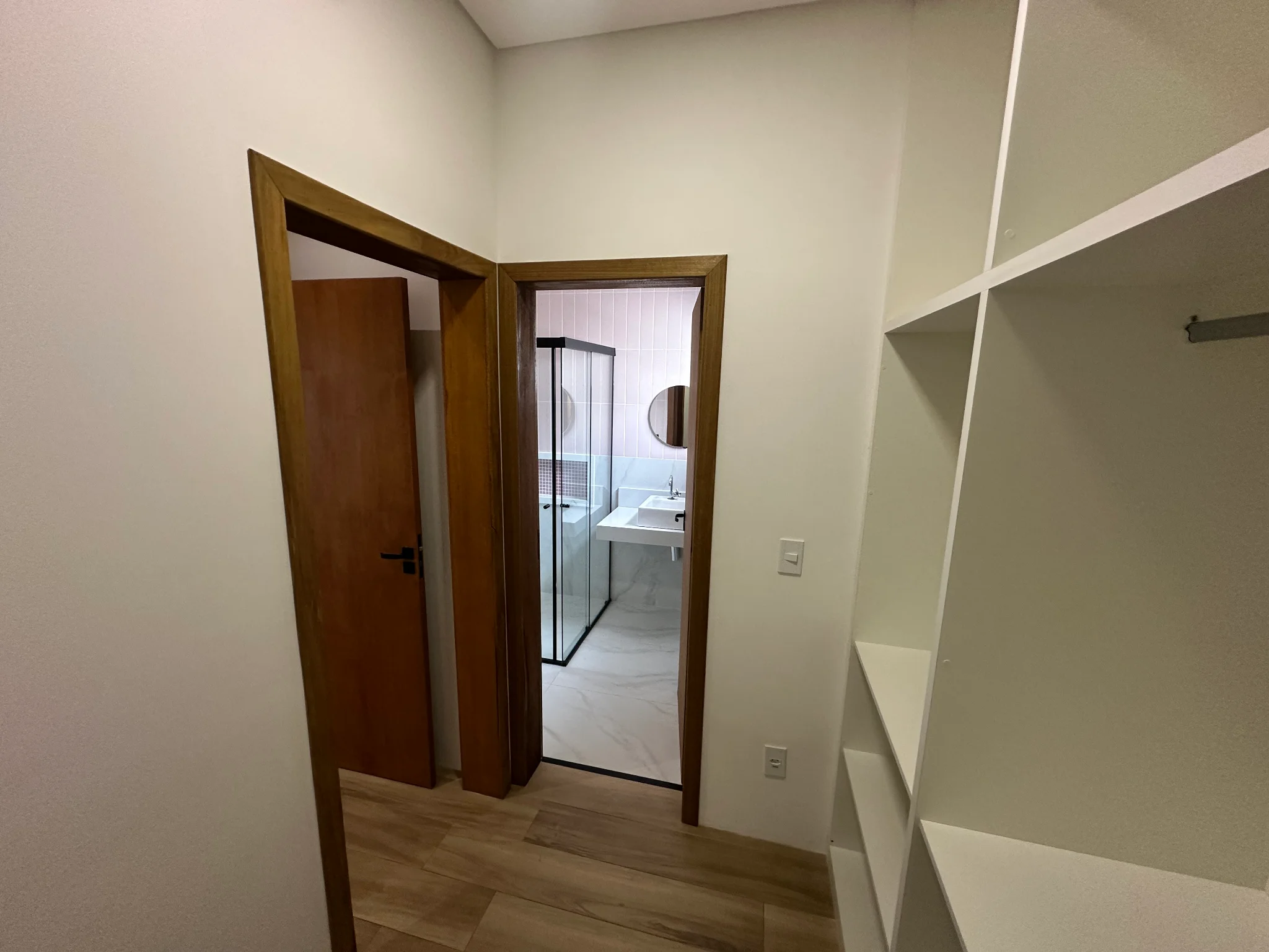 Casa para locação no Condomínio Reserva dos Lagos em Pindamonhangaba/SP.