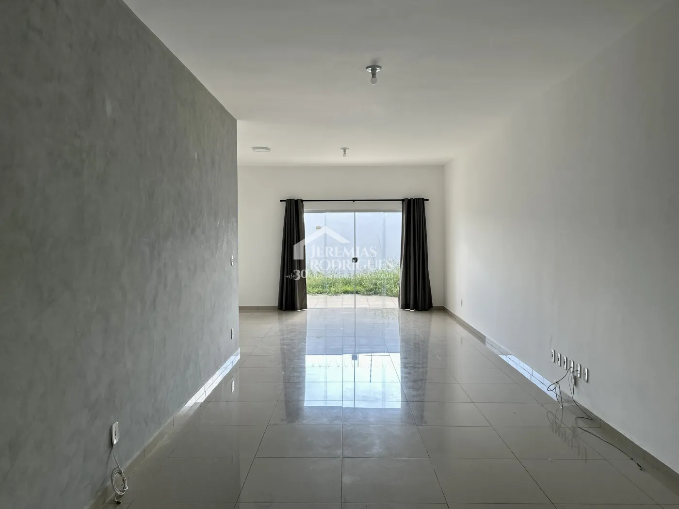 Casa para venda com 3 dormitórios no Condomínio Campos Do Conde I em Tremembé/SP