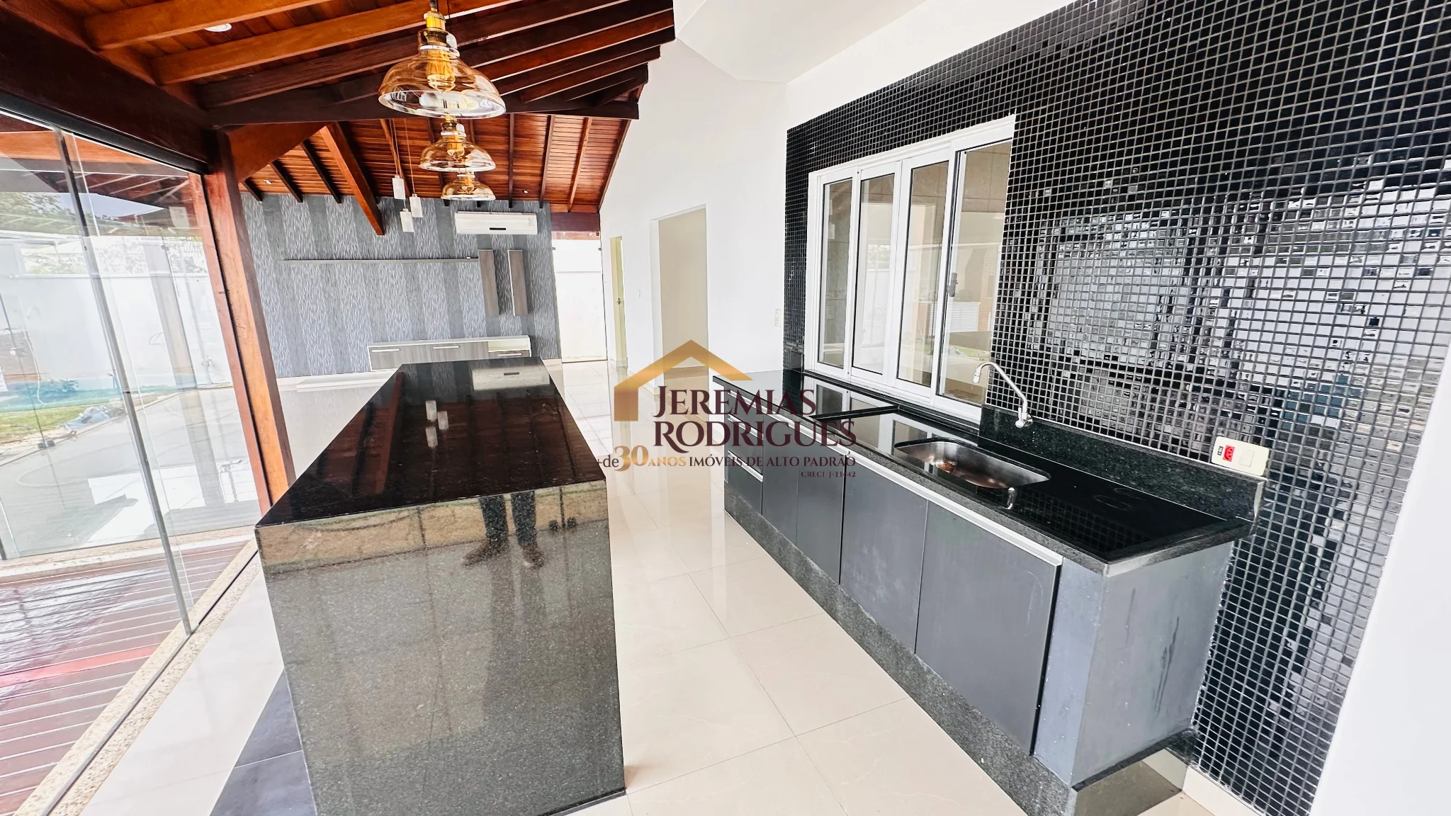 Casa para locação e venda no Condomínio Real Ville em Pindamonhangaba/SP.
