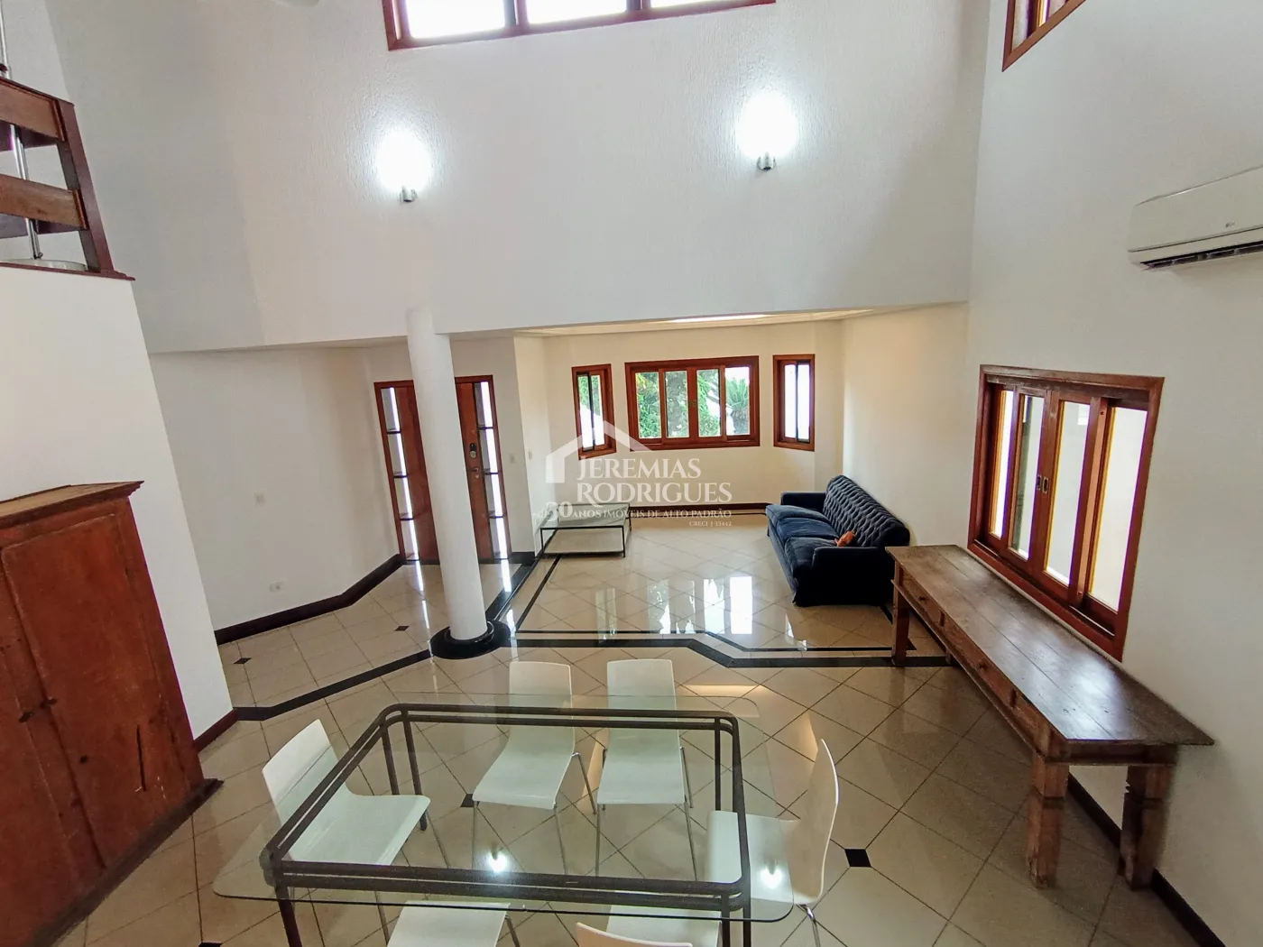 Casa para venda e locação com 3 dormitórios no Condomínio Taubaté Village em Taubaté/SP